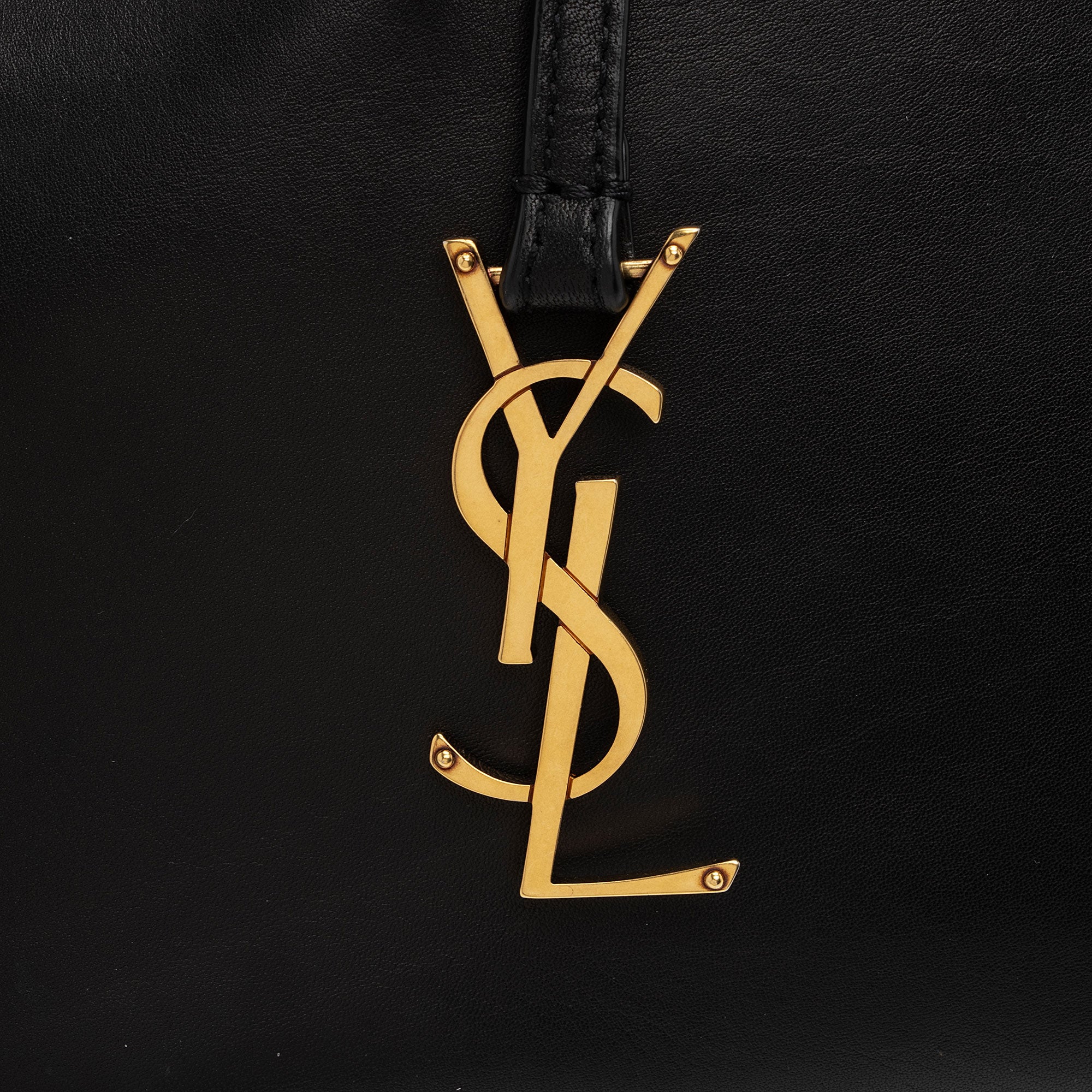 Saint Laurent Calfskin Paris VII Medium Hobo (SHF-meO3qA)