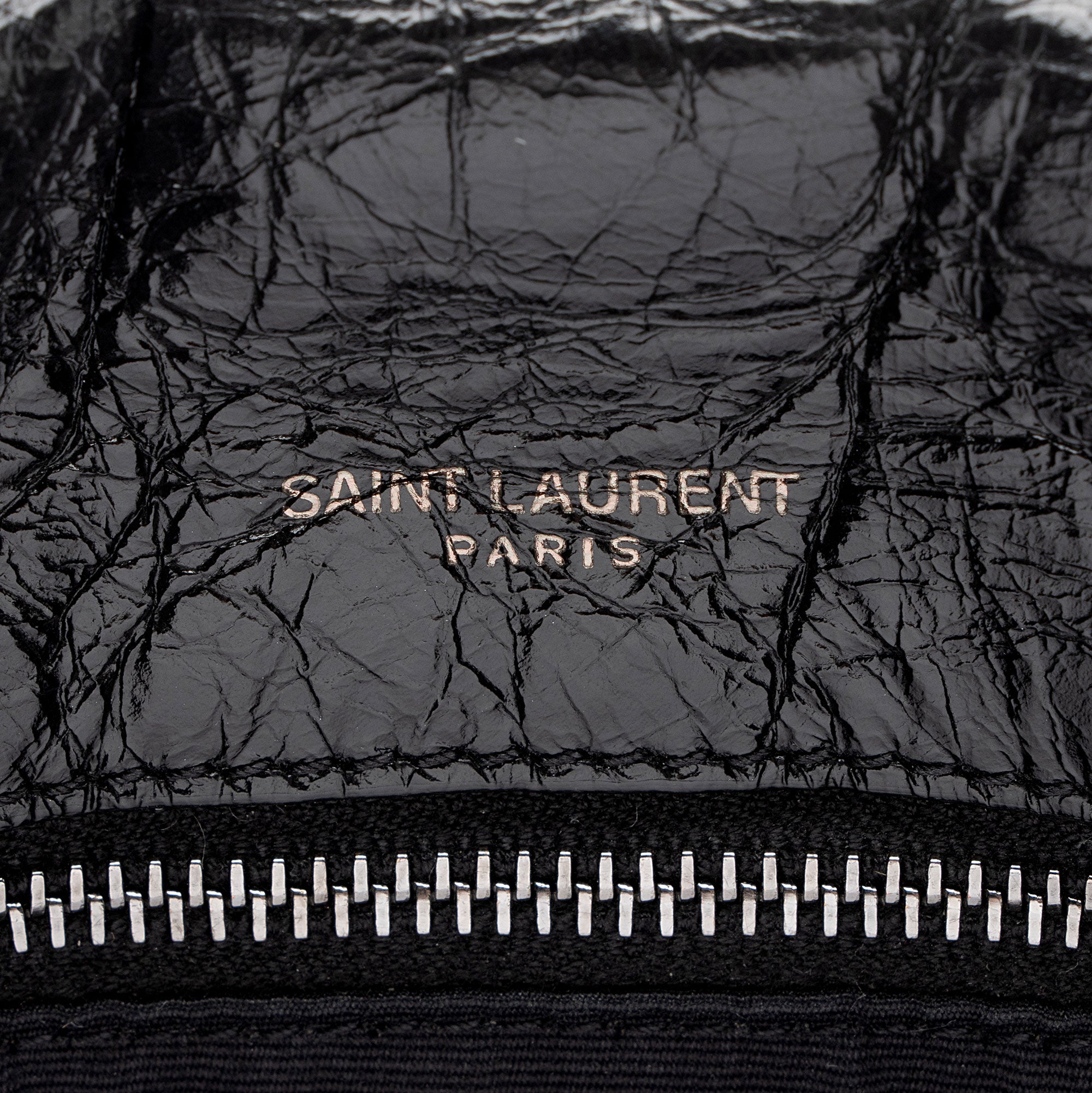 Saint Laurent Crinkled Calfskin Monogram Niki Large Shoulder Bag (SHF-0VXkR6)