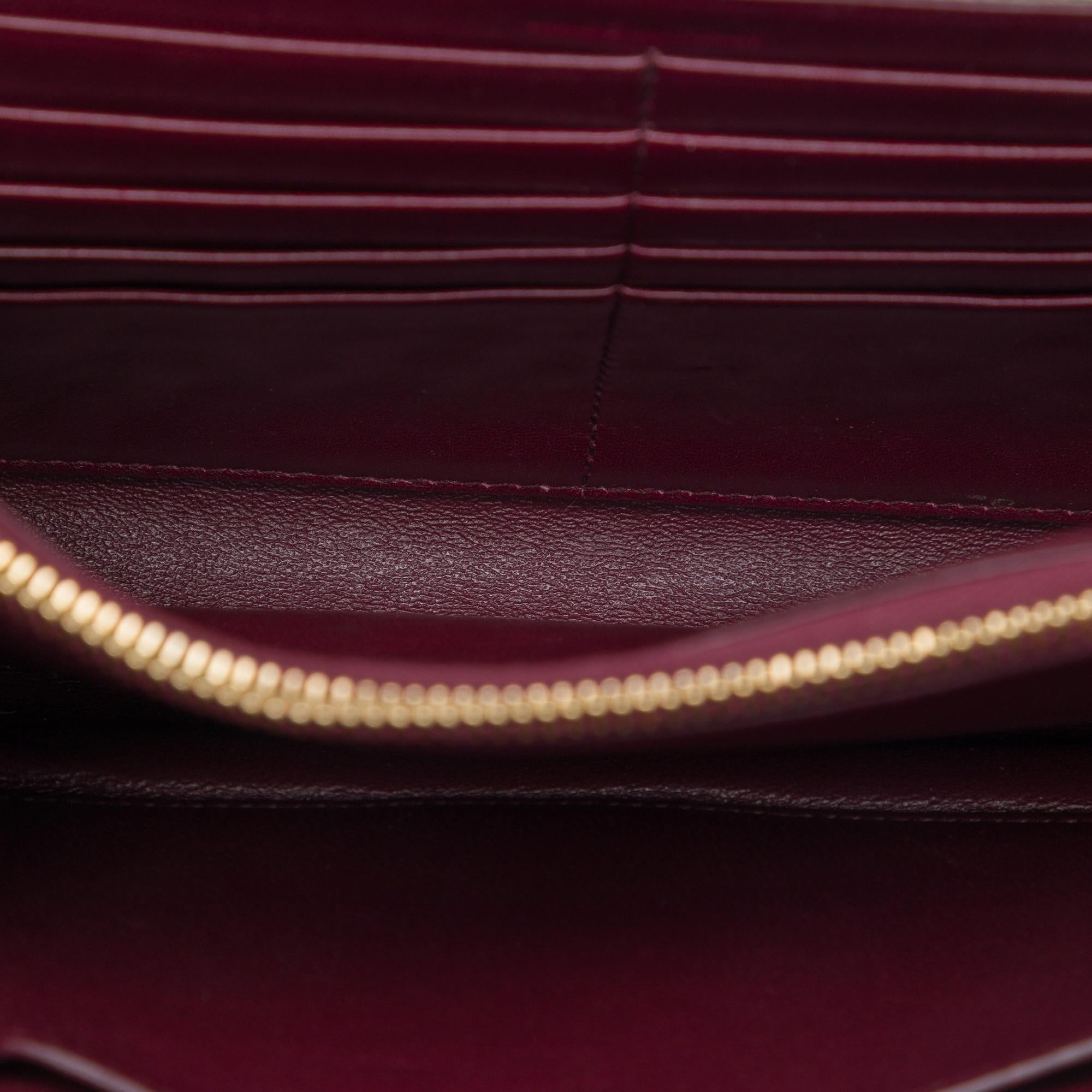 Saint Laurent Grain De Poudre Monogram Cassandra Chain Wallet