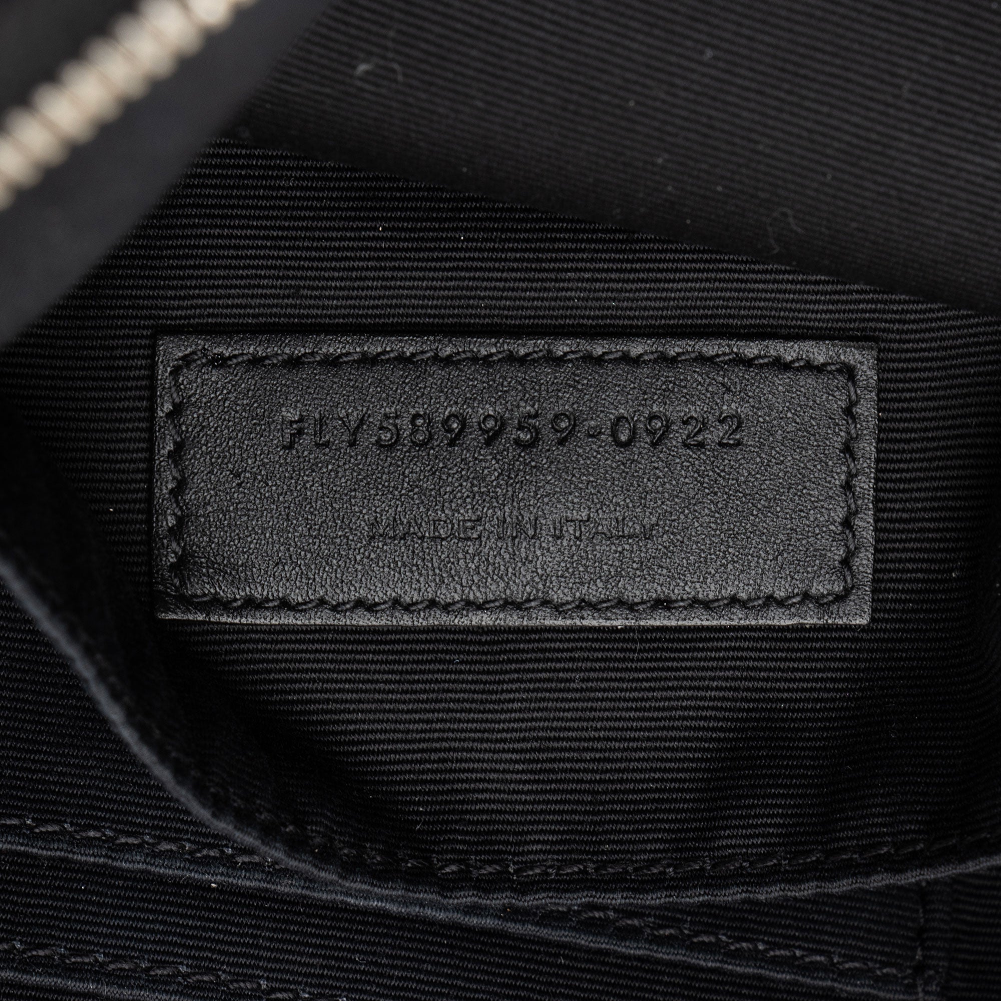 Saint Laurent Grain de Poudre Monogram Cassandre Belt Bag (SHF-Gvv9El)