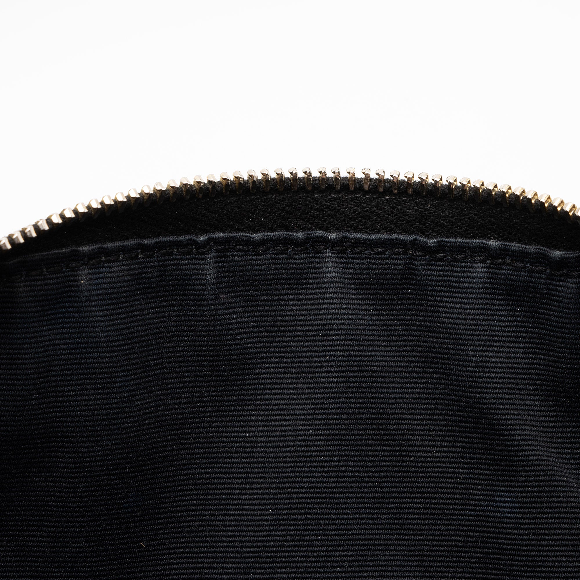 Saint Laurent Grain de Poudre Monogram Cassandre Belt Bag (SHF-Gvv9El)