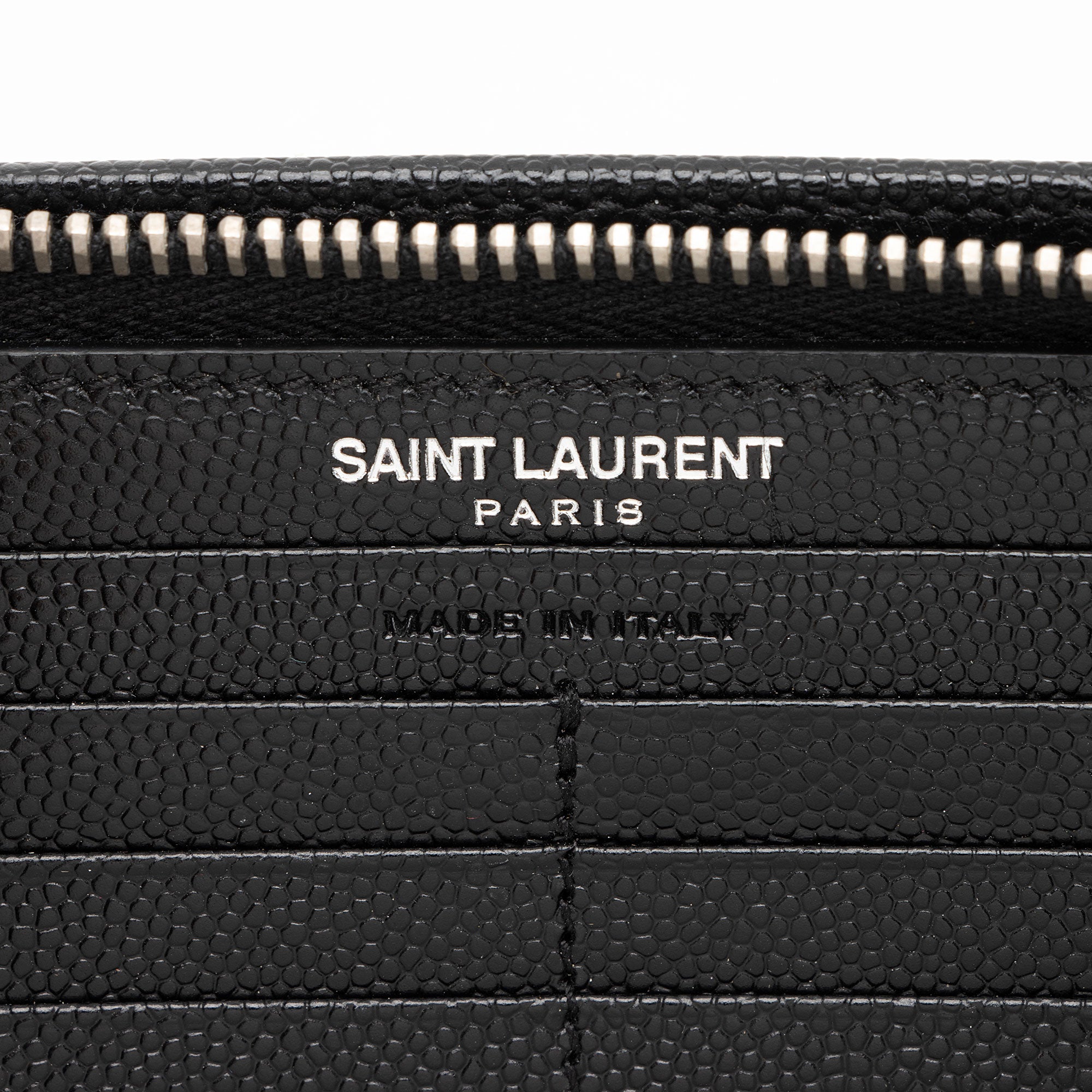 Saint Laurent Grain de Poudre Studded Marquage Zip Around Wallet (SHF-lHofWv)