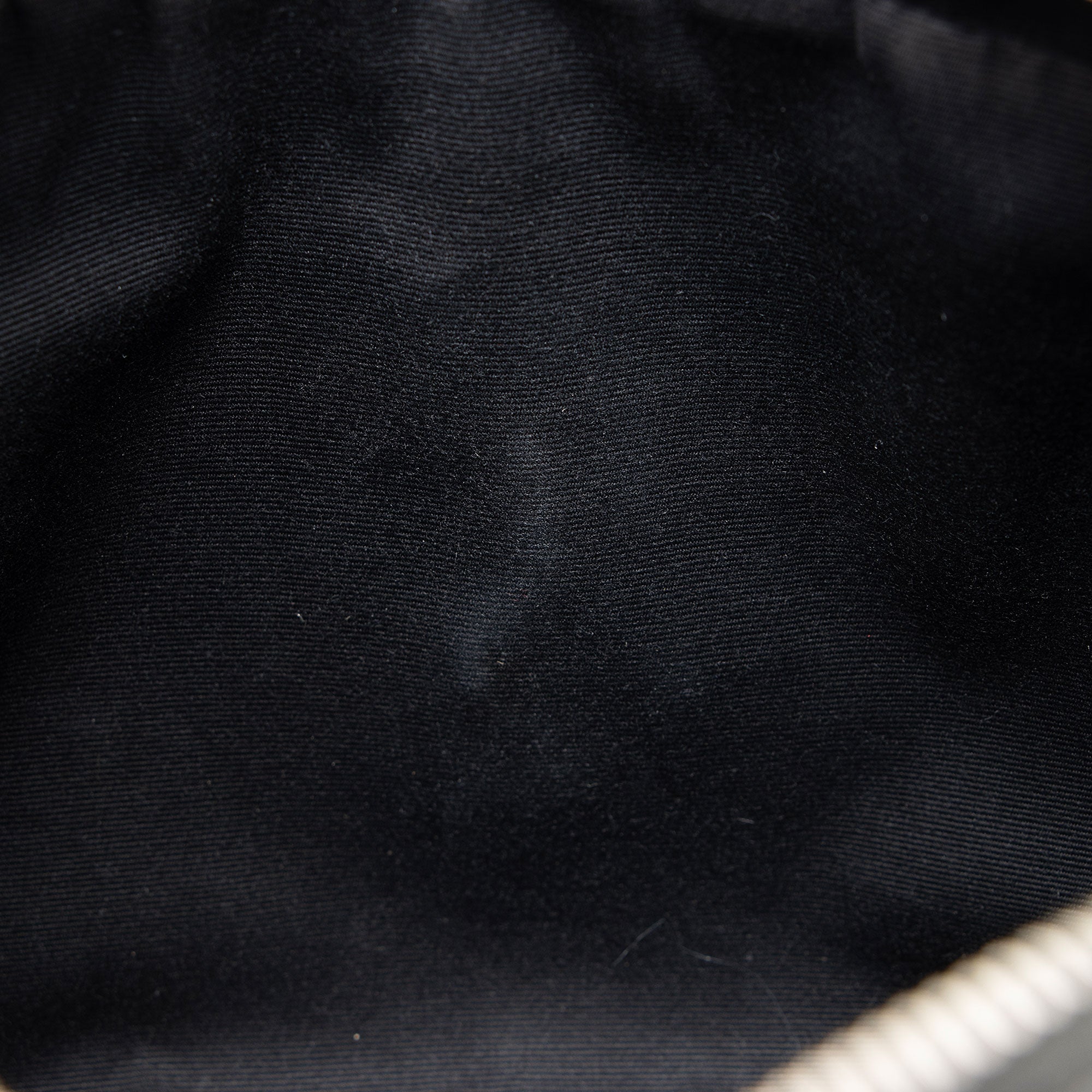 Saint Laurent Leather Monogram Lou Camera Bag (SHF-whAoB5)