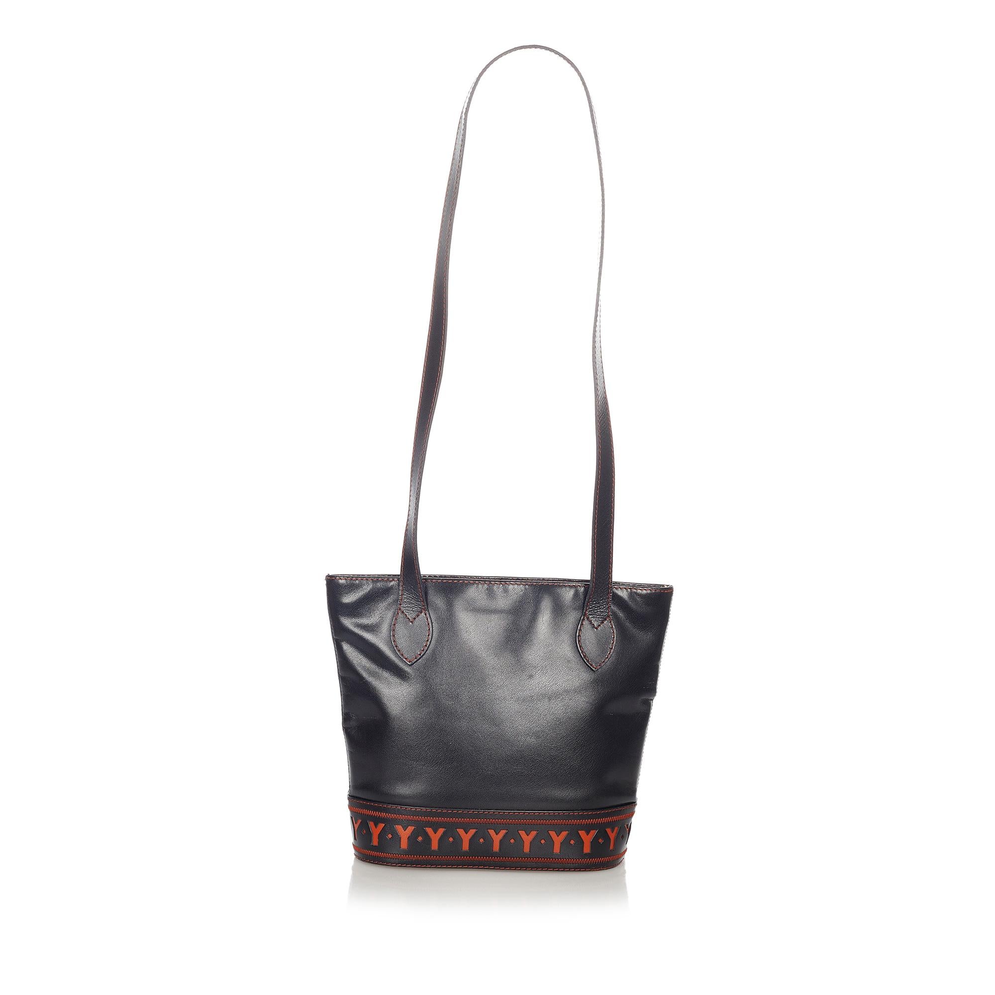 Saint Laurent Leather Shoulder Bag (SHG-23786)