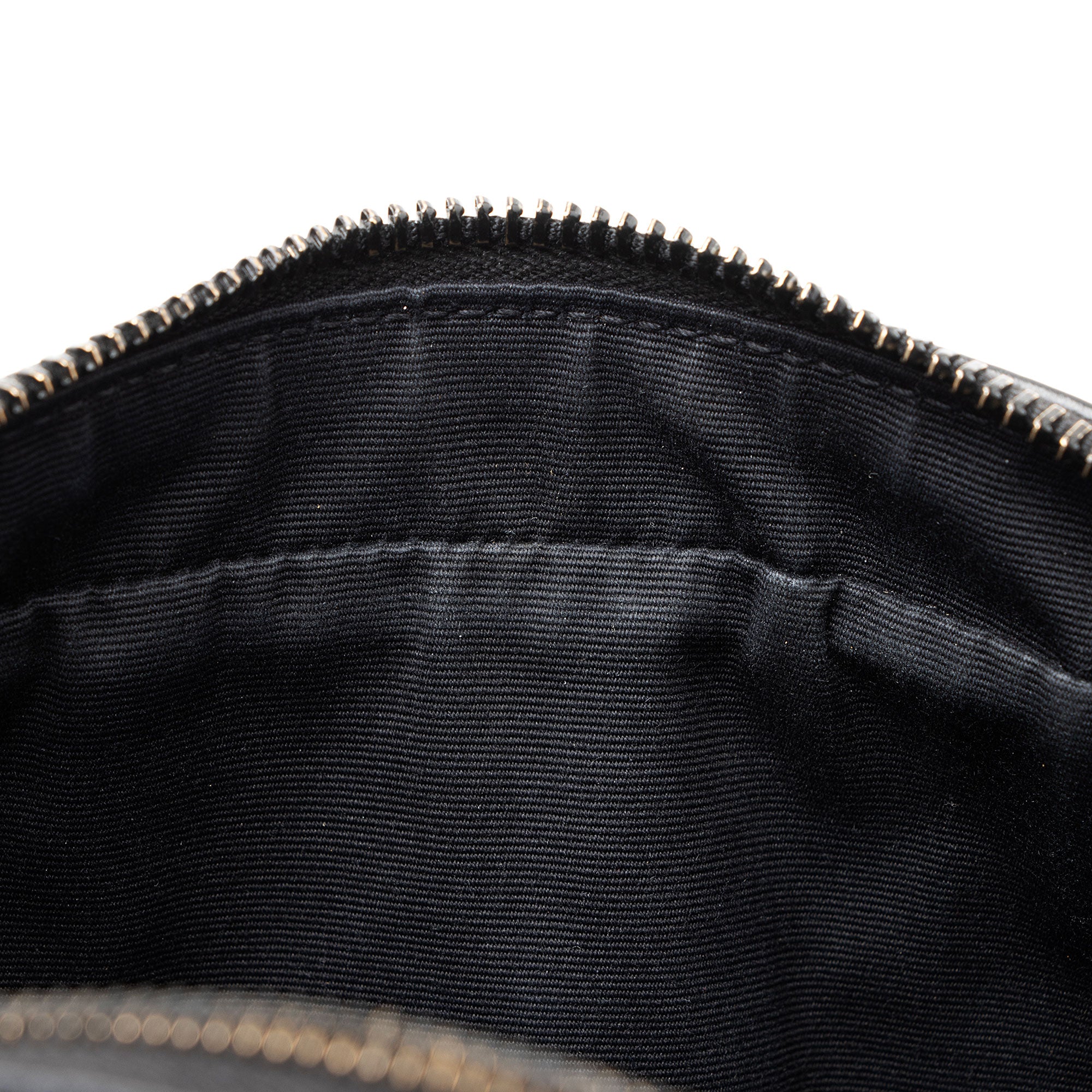 Saint Laurent Matelasse Calfskin Monogram Lou Camera Bag (SHF-hlZNvk)