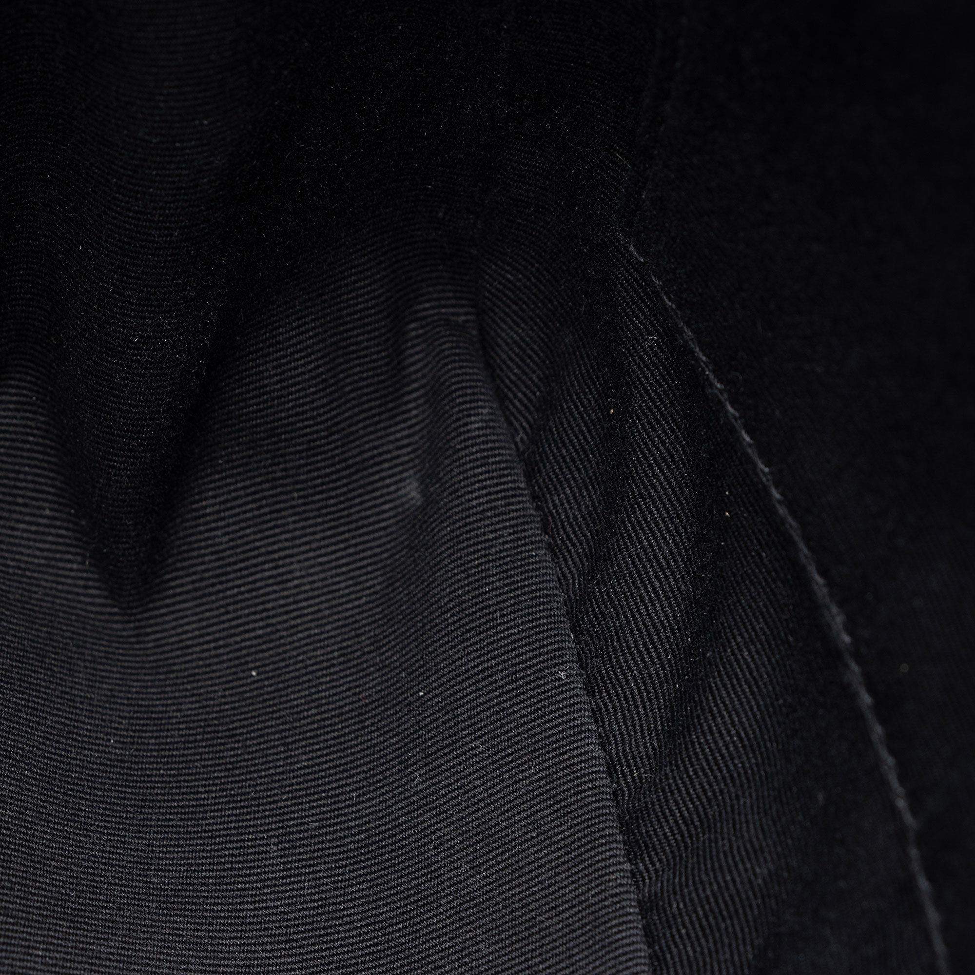 Saint Laurent Matelasse Calfskin Monogram Lou Camera Bag (SHF-hlZNvk)