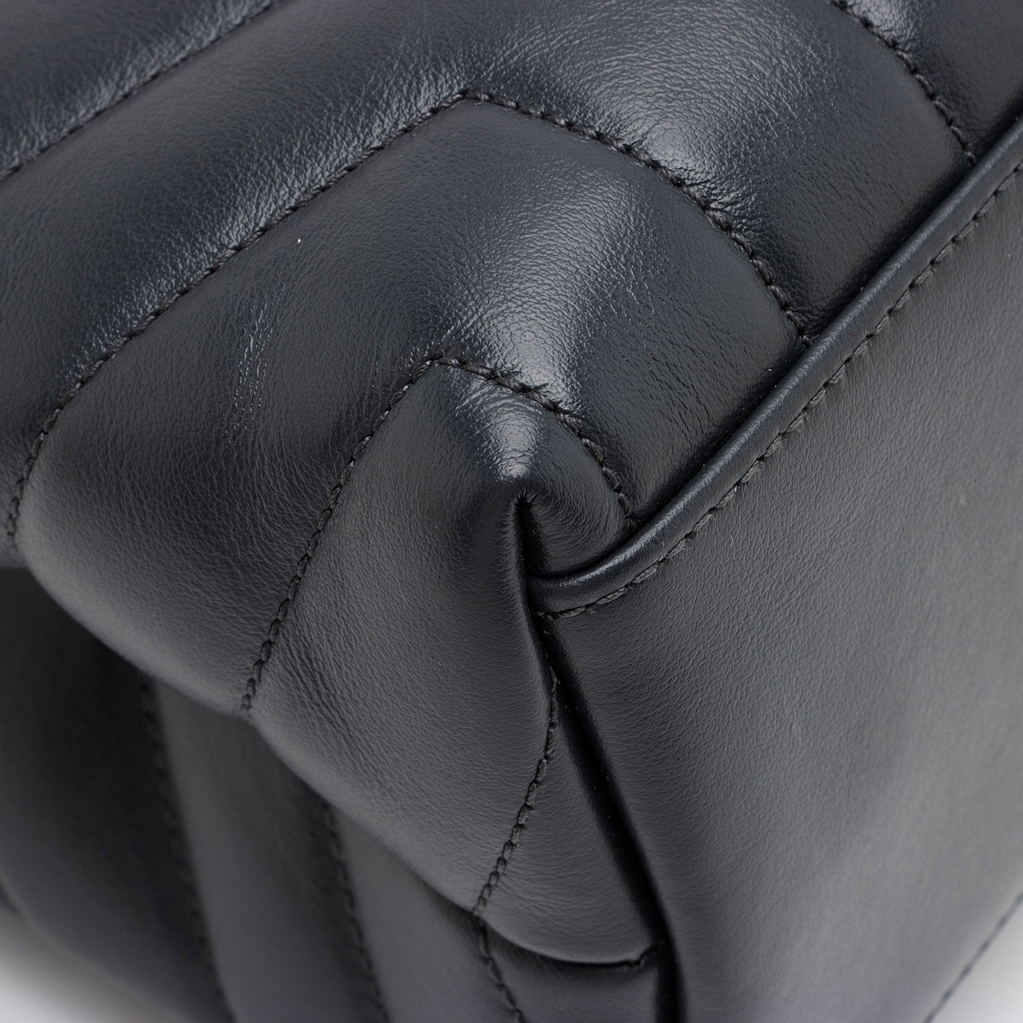 Saint Laurent Matelasse Calfskin Monogram LouLou Chain Medium Shoulder Bag (SHF-Q1vmZO)