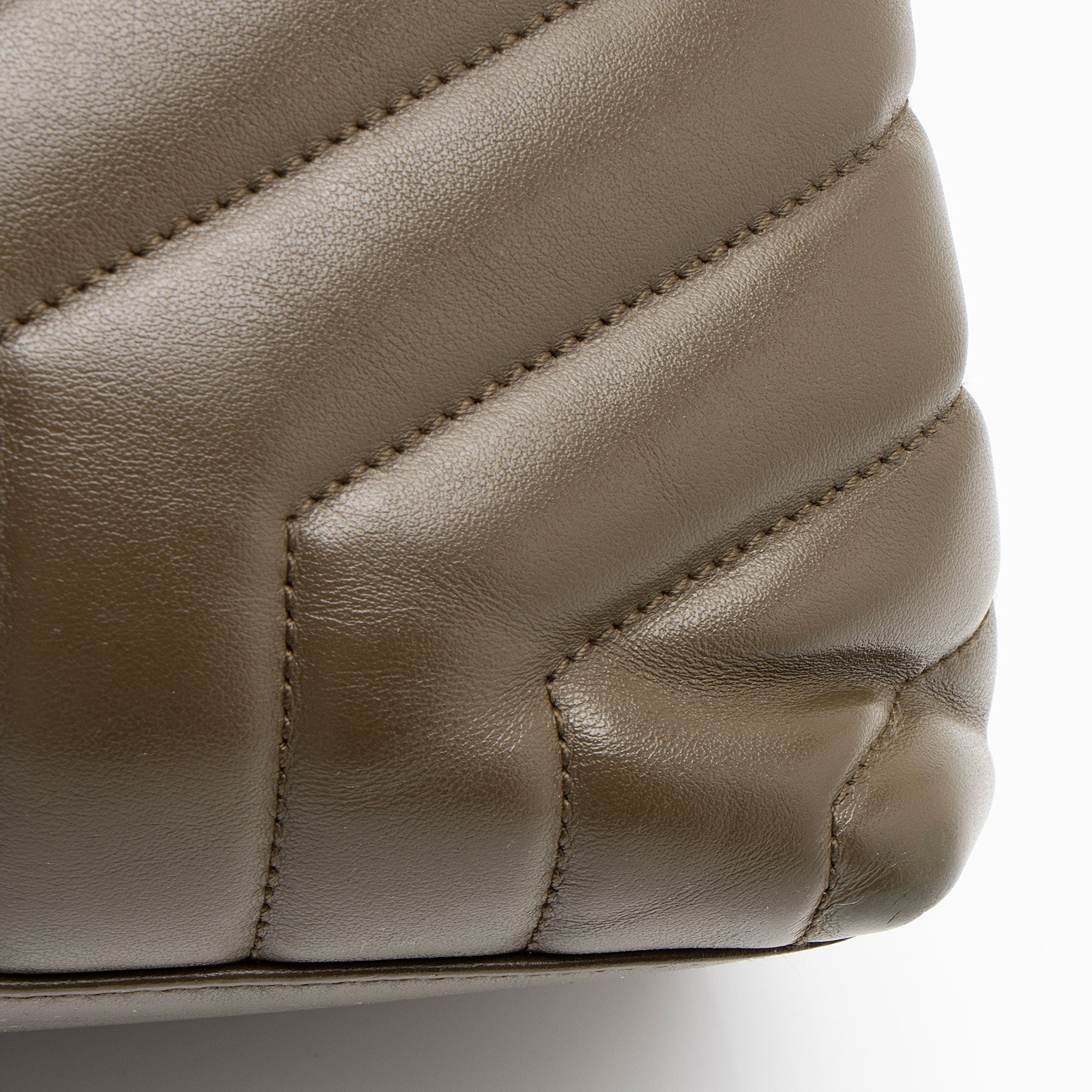 Saint Laurent Matelasse Calfskin Monogram LouLou Chain Medium Shoulder Bag (SHF-Tz5A5L)