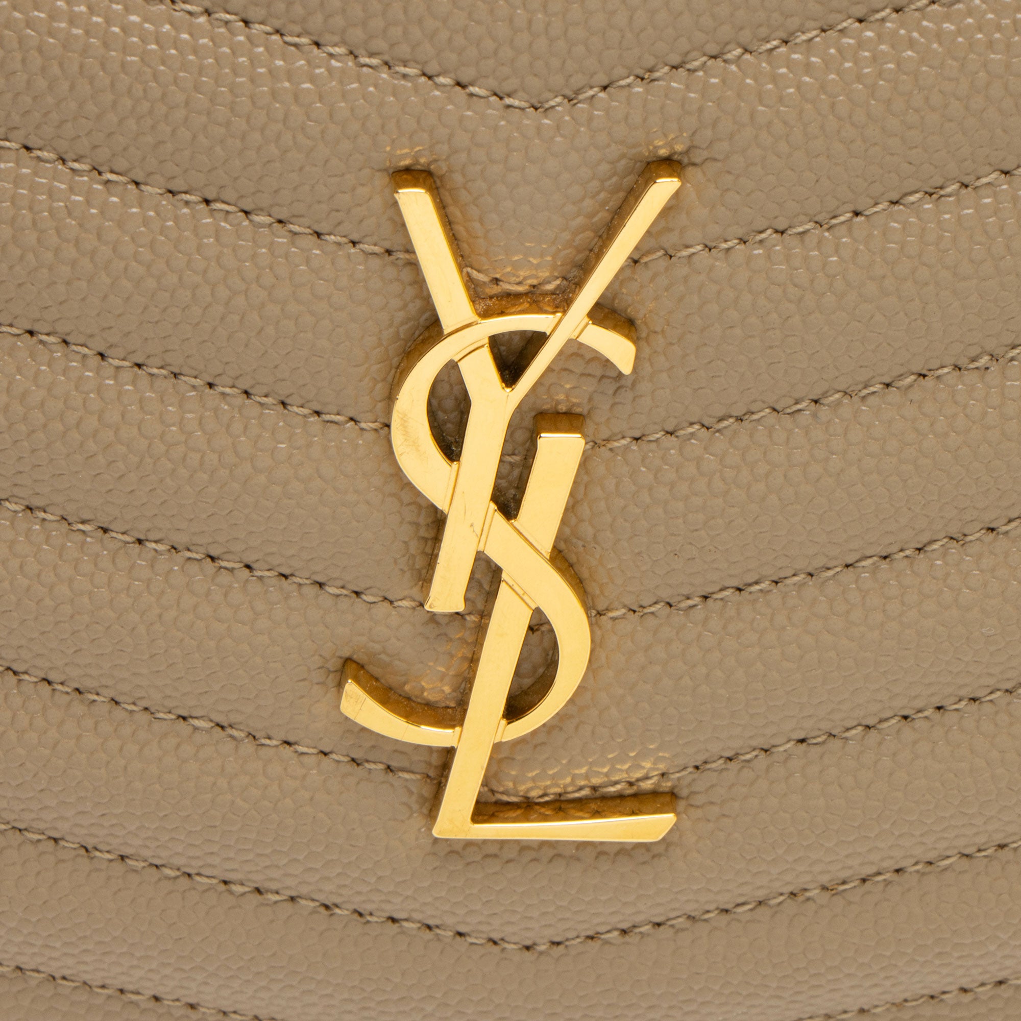 Saint Laurent Matelasse Grain de Poudre Monogram Lou Mini Camera Bag (SHF-uheDKF)
