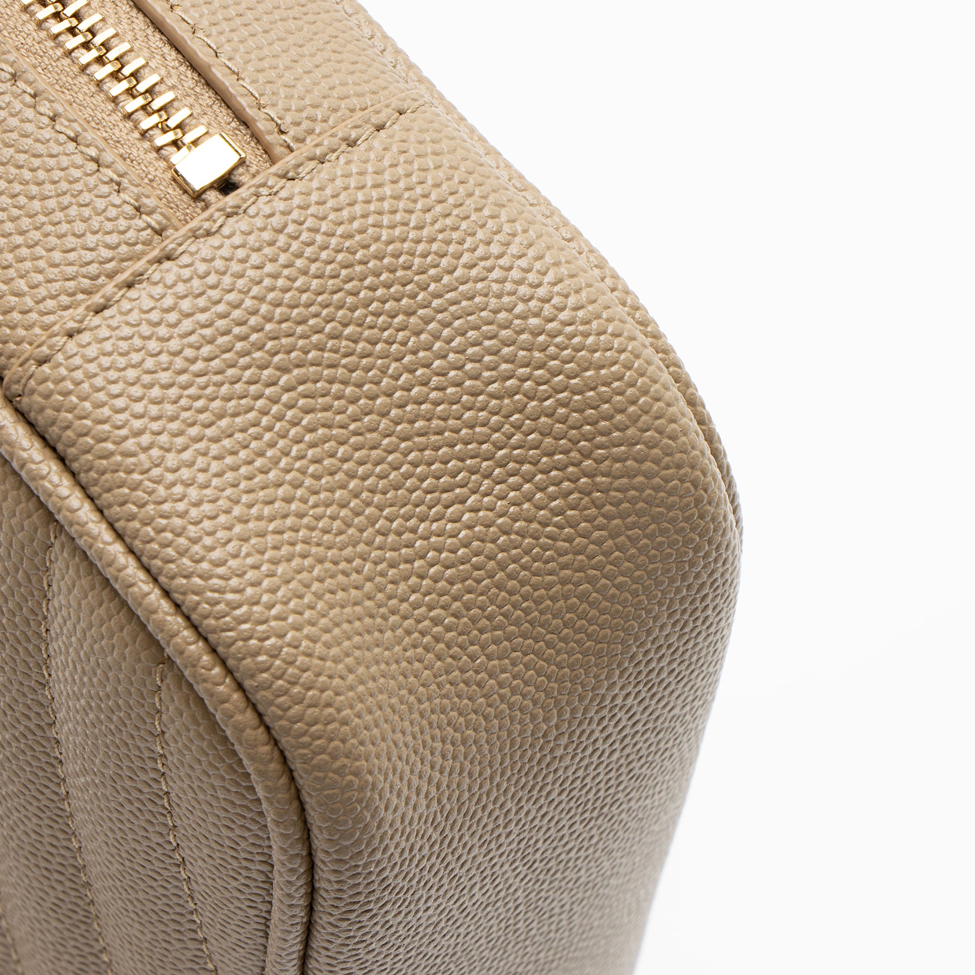 Saint Laurent Matelasse Grain de Poudre Monogram Lou Mini Camera Bag (SHF-uheDKF)