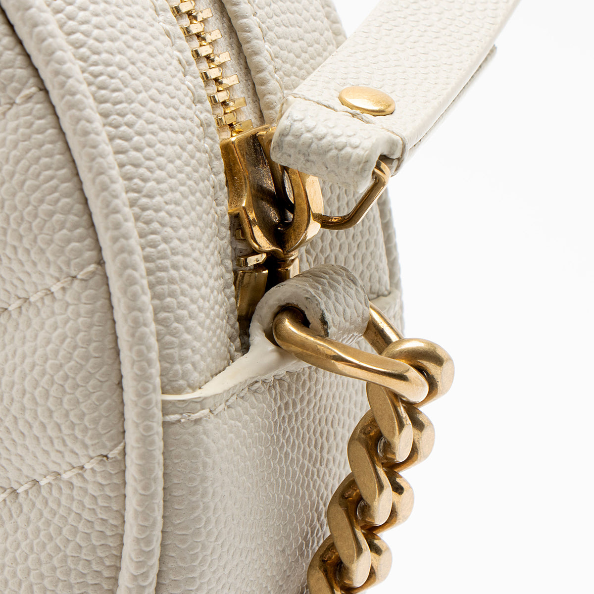 Saint Laurent Matelasse Grain de Poudre Monogram Vinyle Round Camera Bag