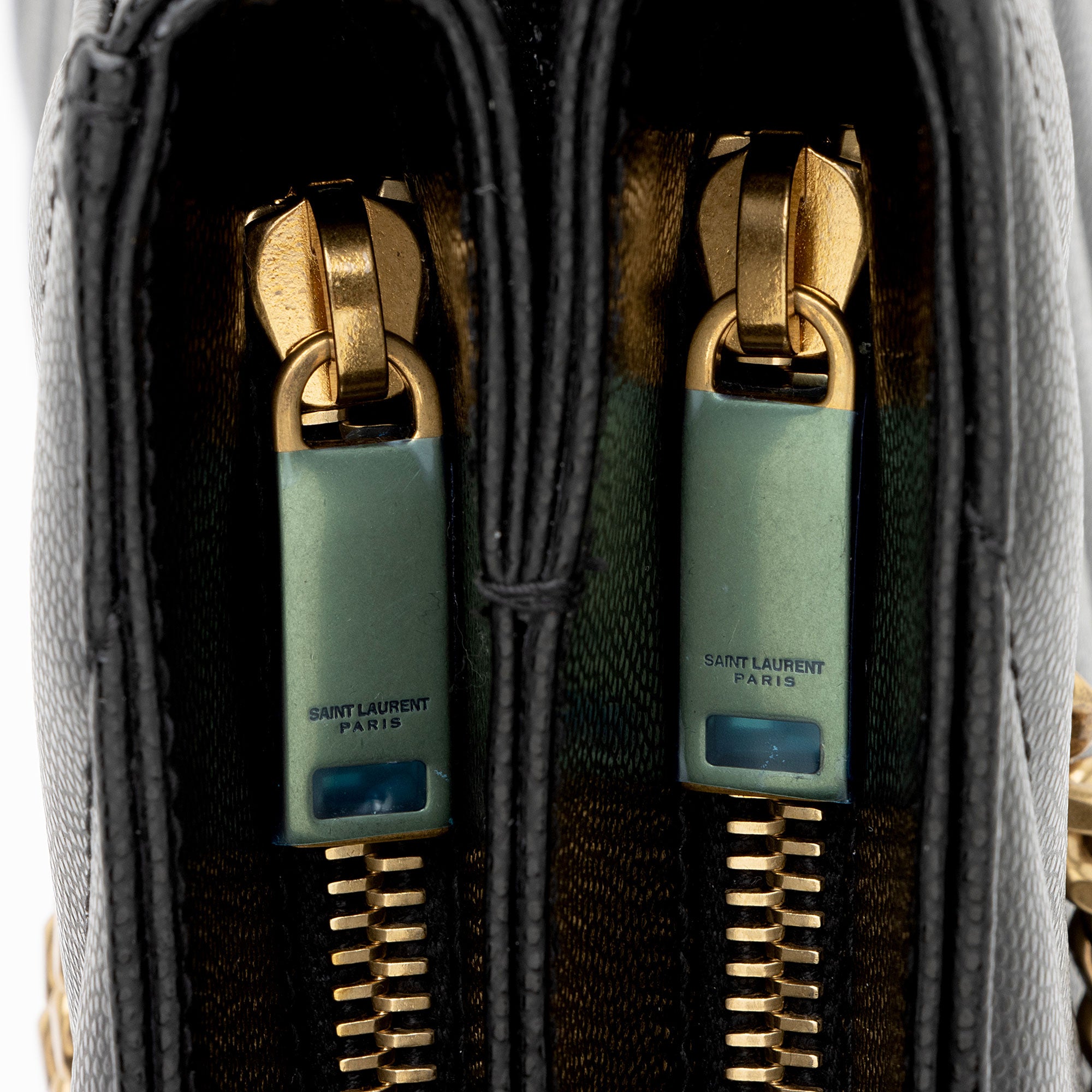 Saint Laurent Matelasse Chevron Grain de Poudre Tribeca Medium Tote (SHF-OUYeug)