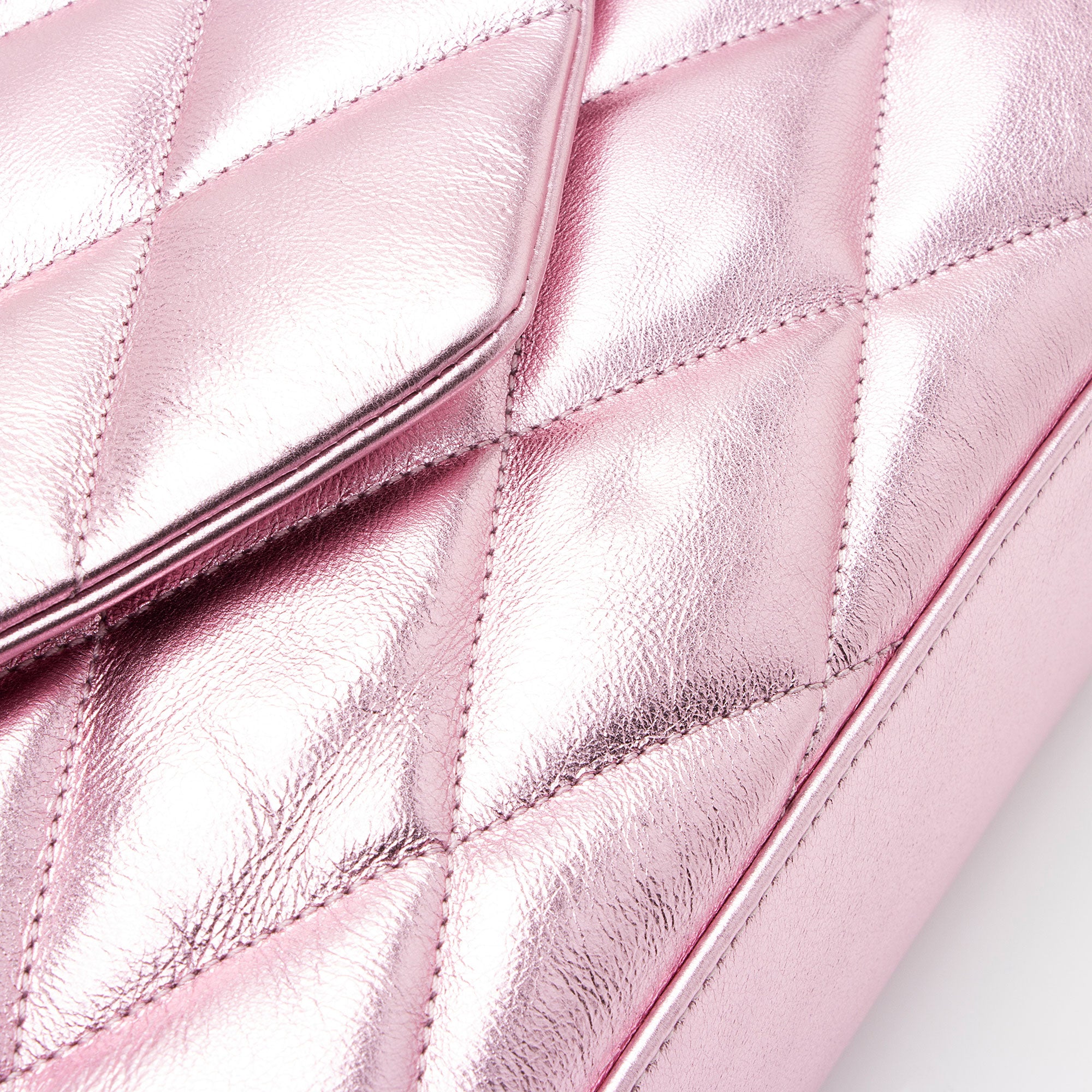 Saint Laurent Metallic Quilted Lambskin Puffer Sade Clutch (SHF-dsF7Ye)