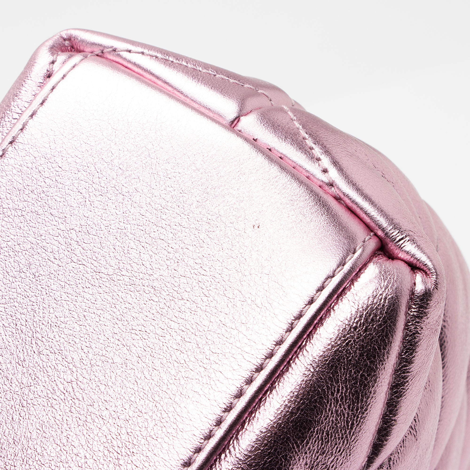 Saint Laurent Metallic Quilted Lambskin Puffer Sade Clutch (SHF-dsF7Ye)