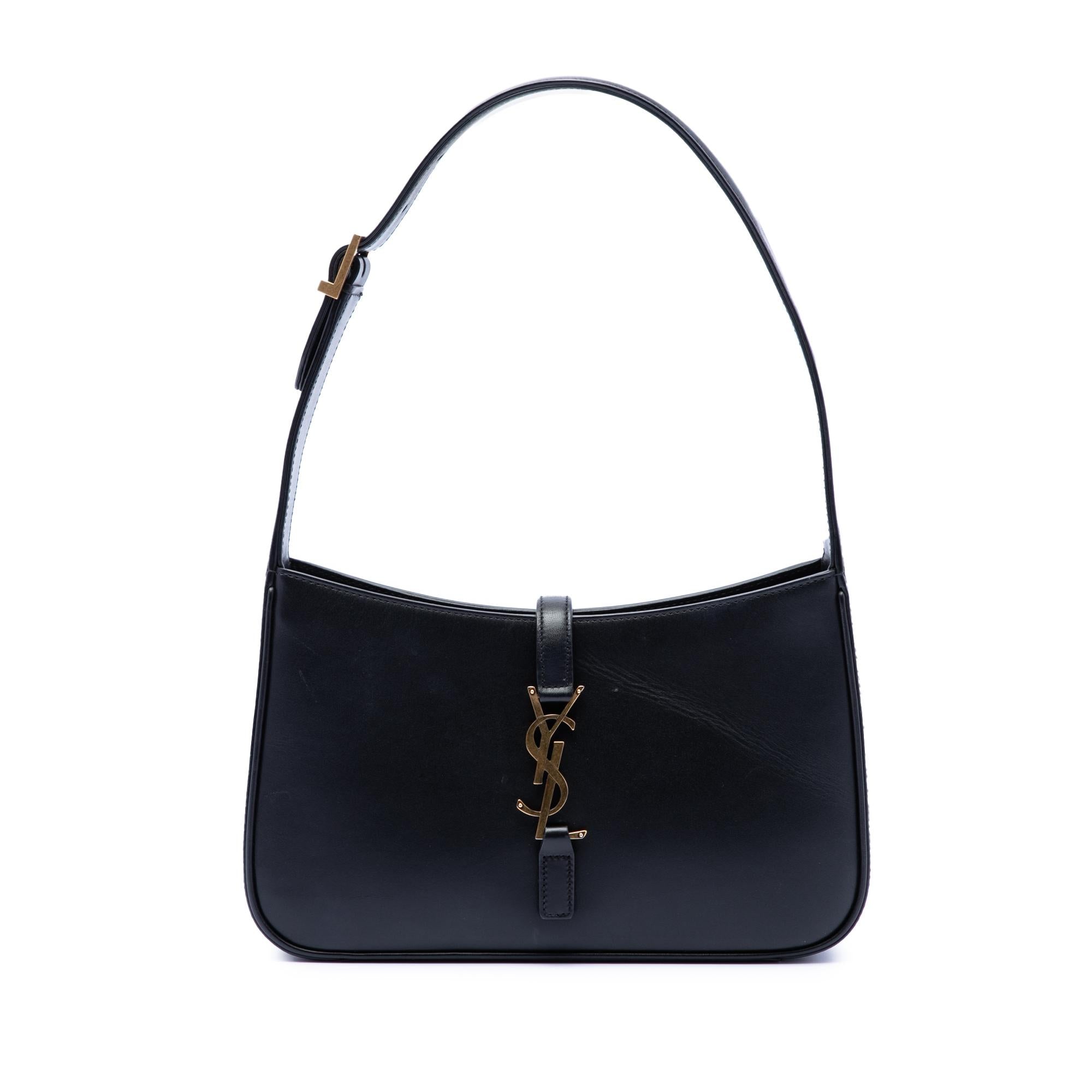 Saint Laurent Smooth Calfskin Le 5 a 7