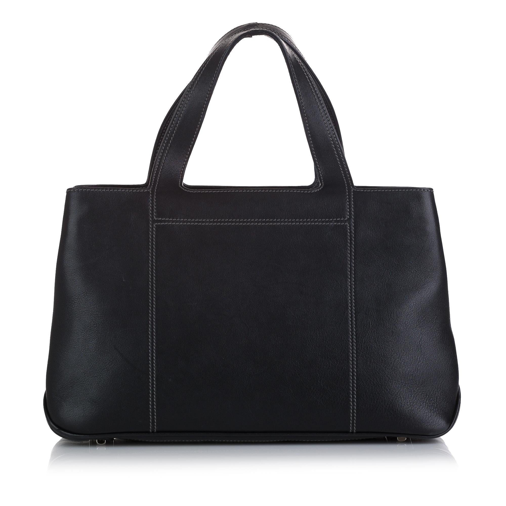 Salvatore Ferragamo Calf Leather Handbag (SHG-35898)