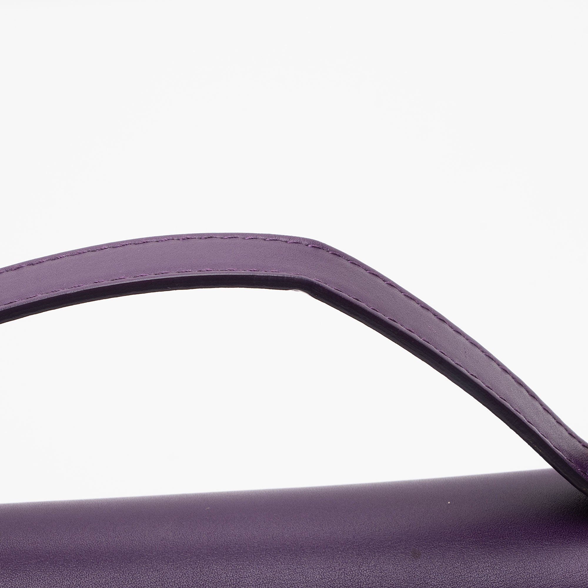 Salvatore Ferragamo Calfskin Aileen Shoulder Bag (SHF-DDDtxg)