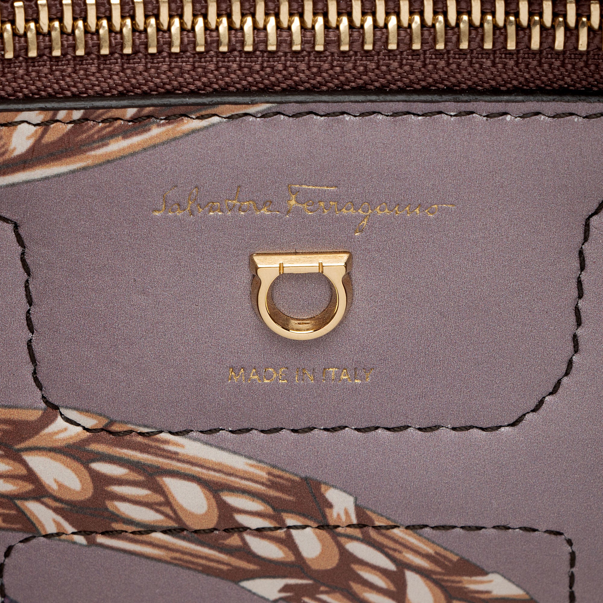 Salvatore Ferragamo Calfskin Amy Mini Tote (SHF-Hzm7kO)