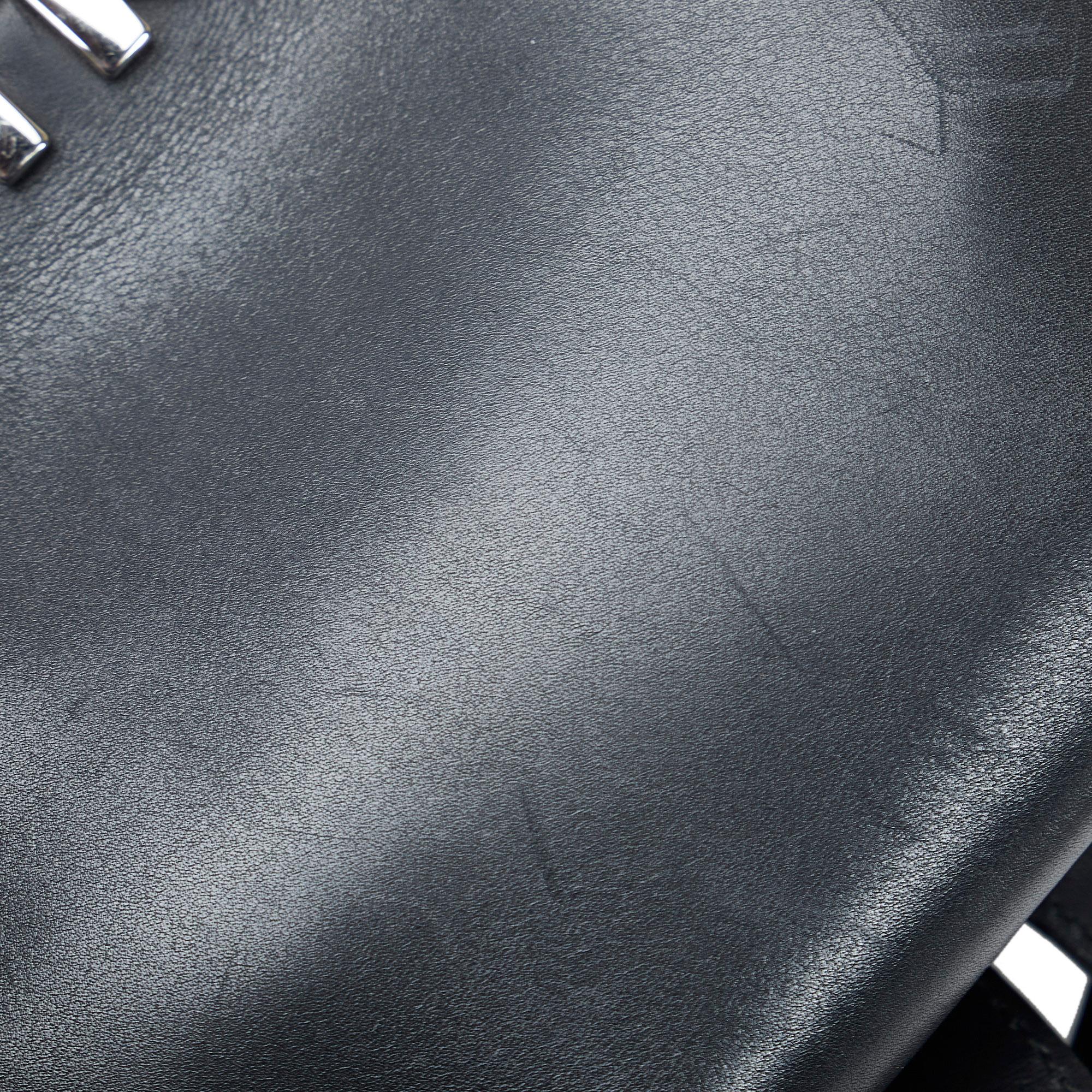 Salvatore Ferragamo Gancini Backpack (SHG-5F12H1)