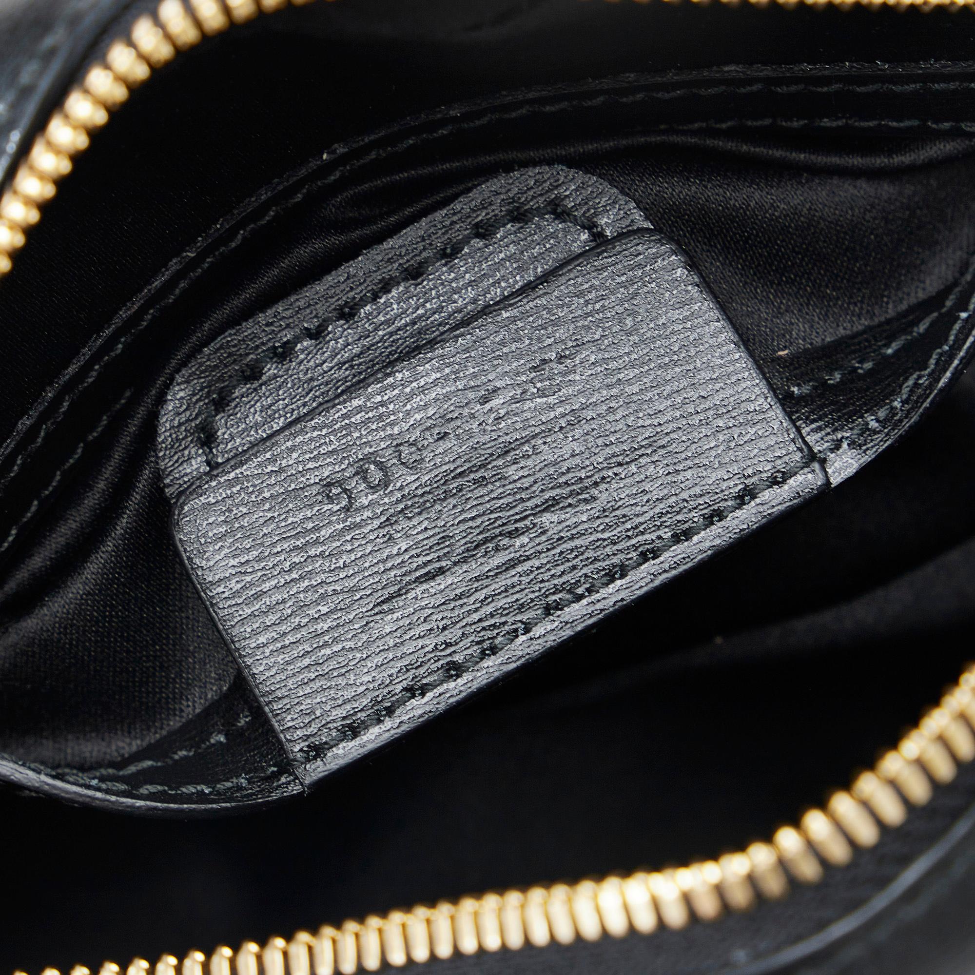 Salvatore Ferragamo Gancini Camera Bag (SHG-7vjBBl)