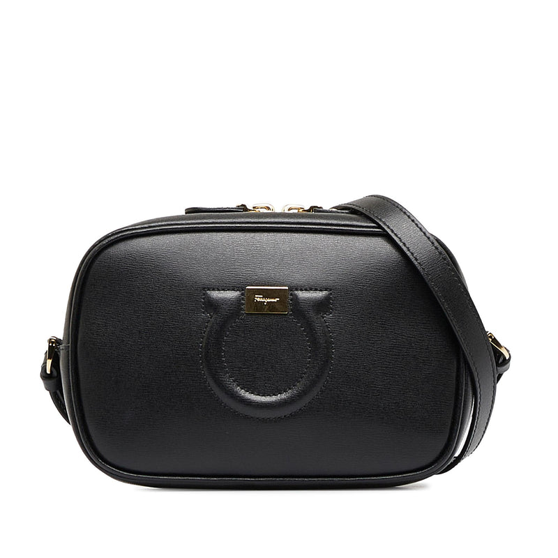 Salvatore Ferragamo Gancini Camera Bag (SHG-7vjBBl)