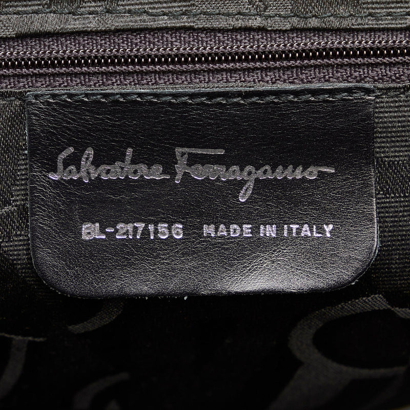 Salvatore Ferragamo Gancini Shoulder Bag (SHG-pNRGpF)