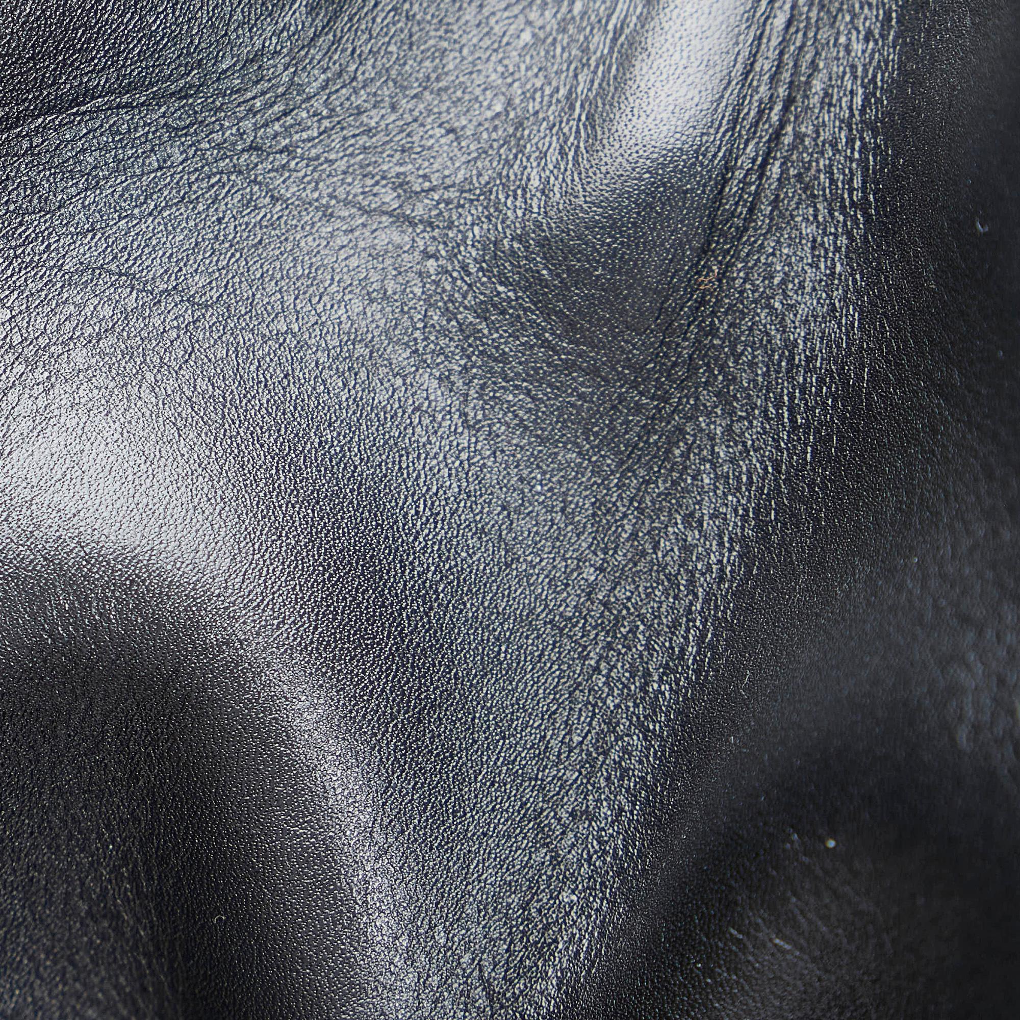 Salvatore Ferragamo Gancini Shoulder Bag (SHG-UAUqik)