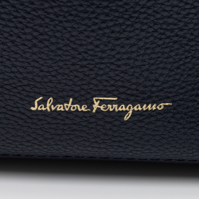 Salvatore Ferragamo Leather Amy Medium Tote (SHF-J5CP1u)