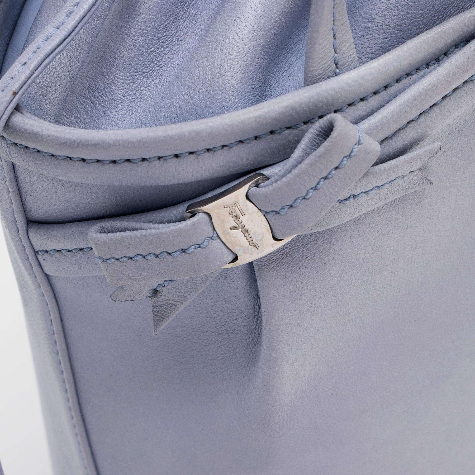Salvatore Ferragamo Leather Bucket Bag (SHF-gD4oRu)