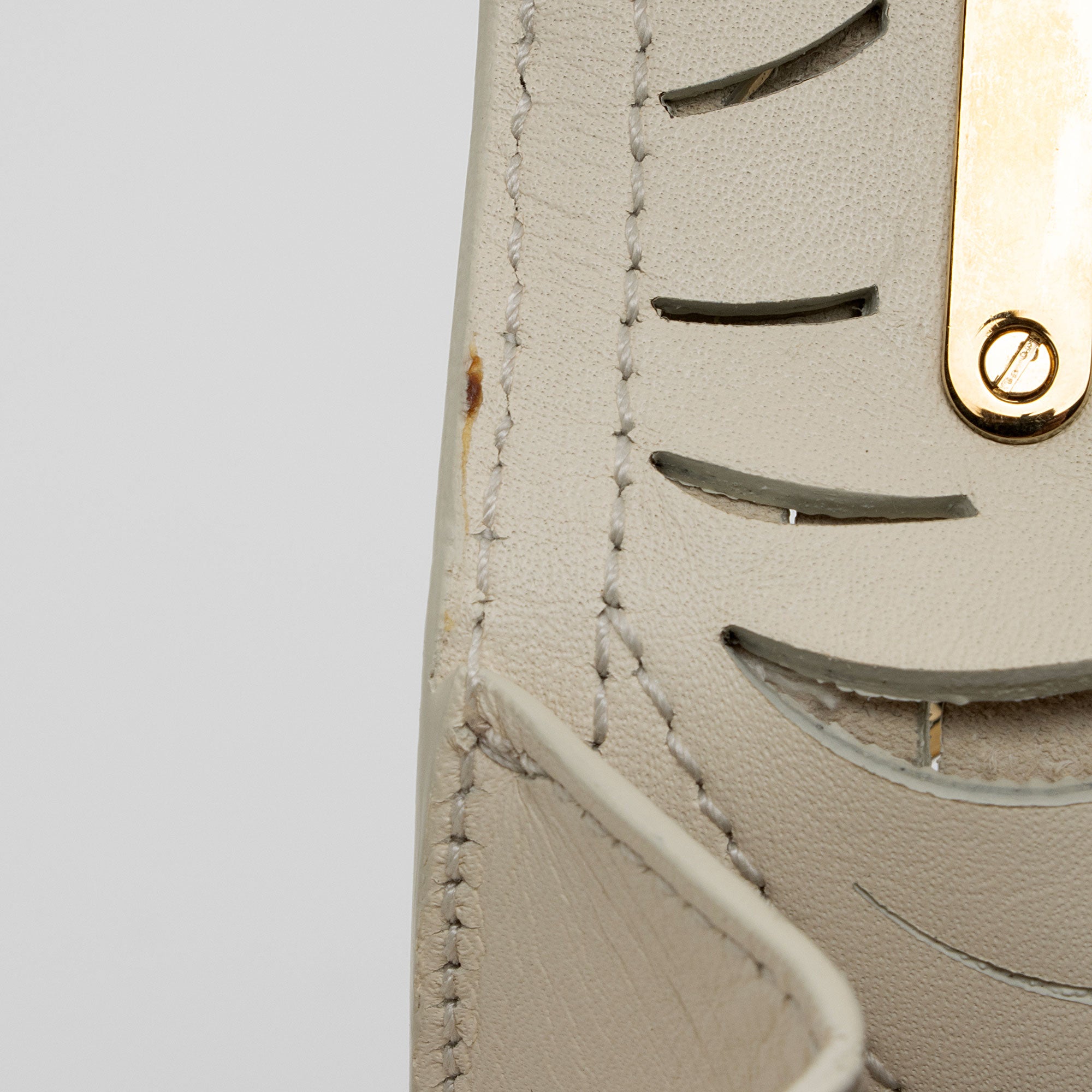 Salvatore Ferragamo Leather Laser Cut Top Handle (SHF-SMpnAH)