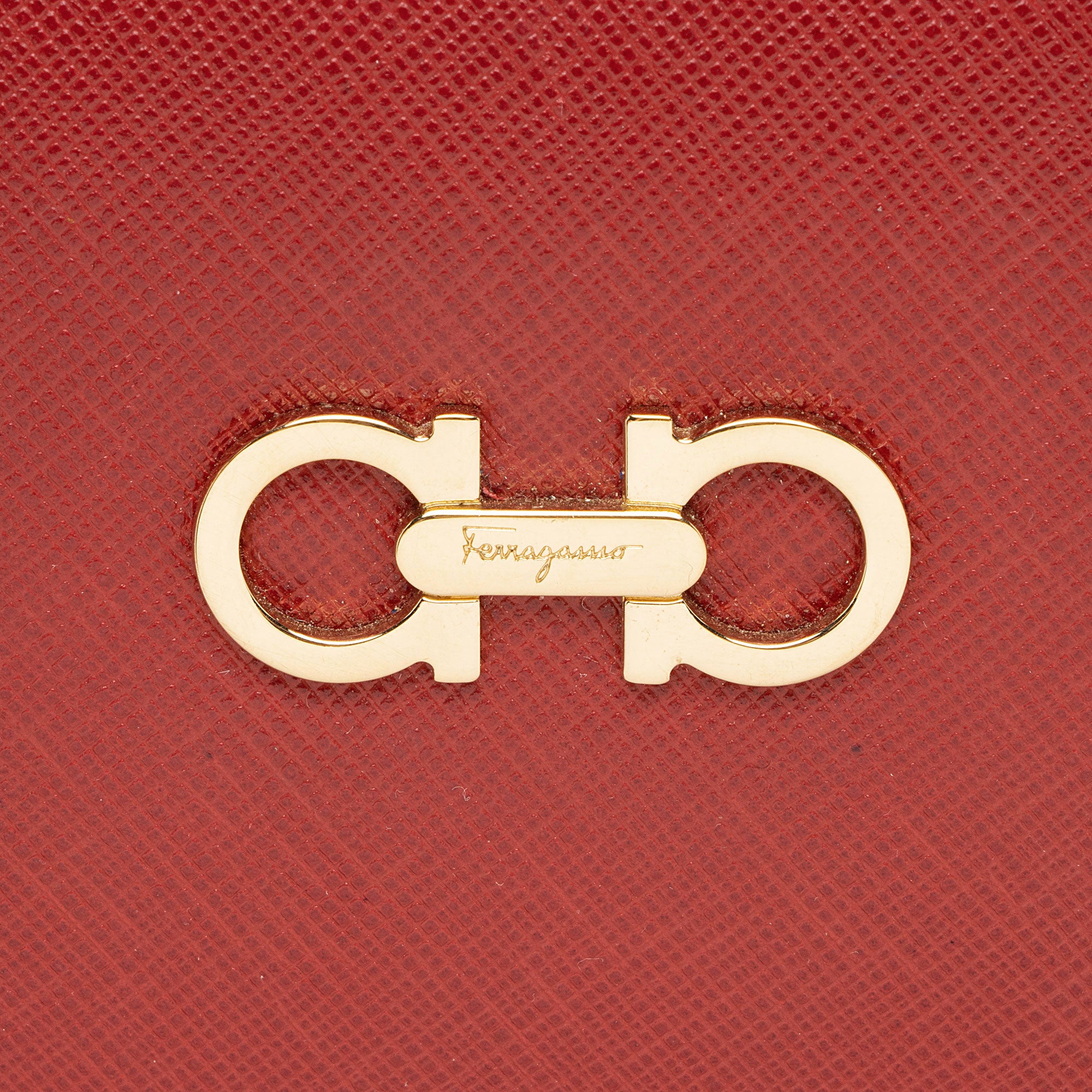 Salvatore Ferragamo Gancini Beky Satchel (SHF-gtHgti)