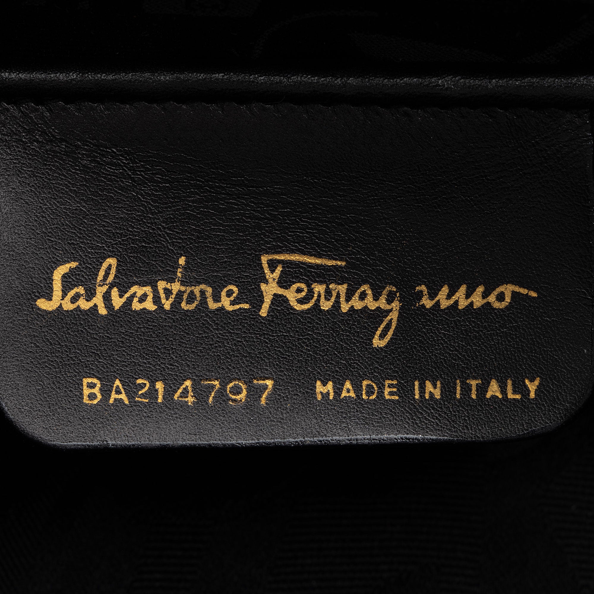 Salvatore Ferragamo Leather Gancini Convertible Small Top Handle Satchel (SHF-I9617r)