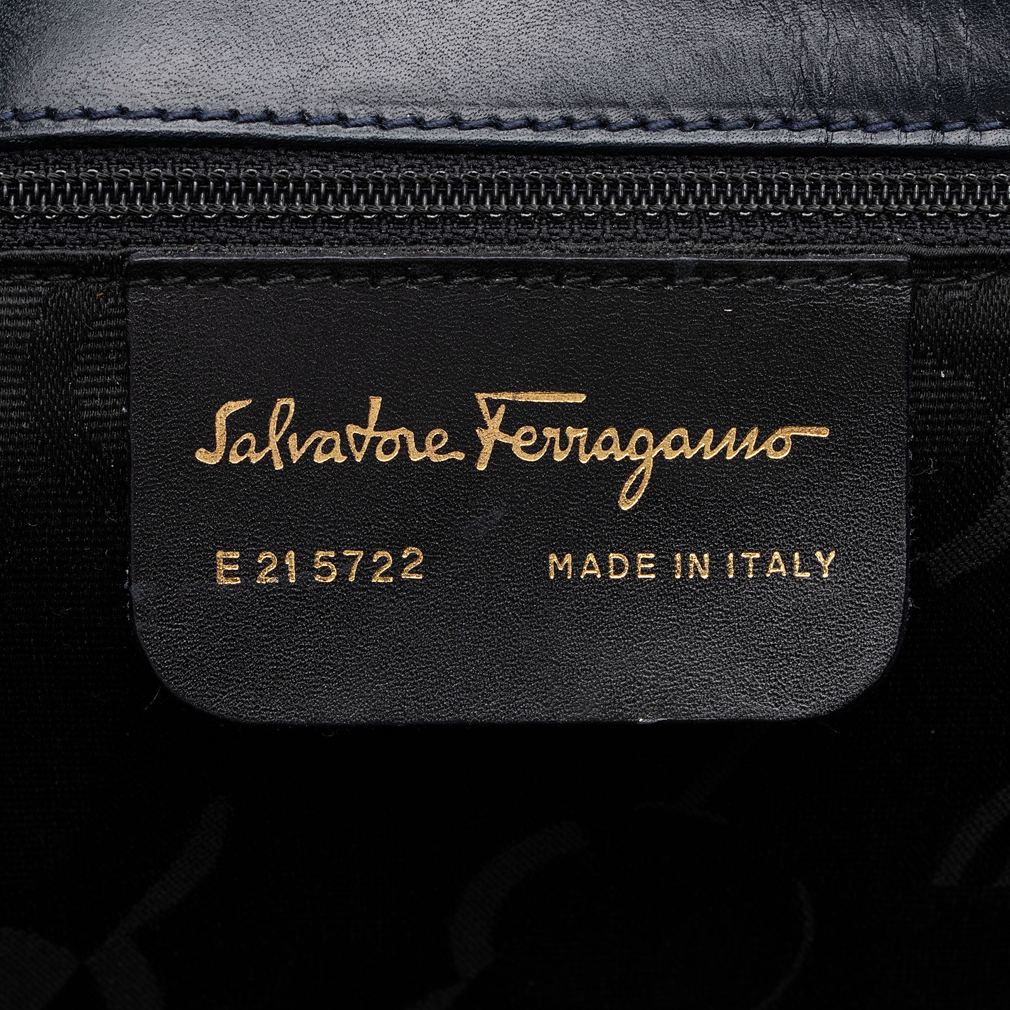 Salvatore Ferragamo Leather Gancini Convertible Small Top Handle Satchel (SHF-ClhLML)