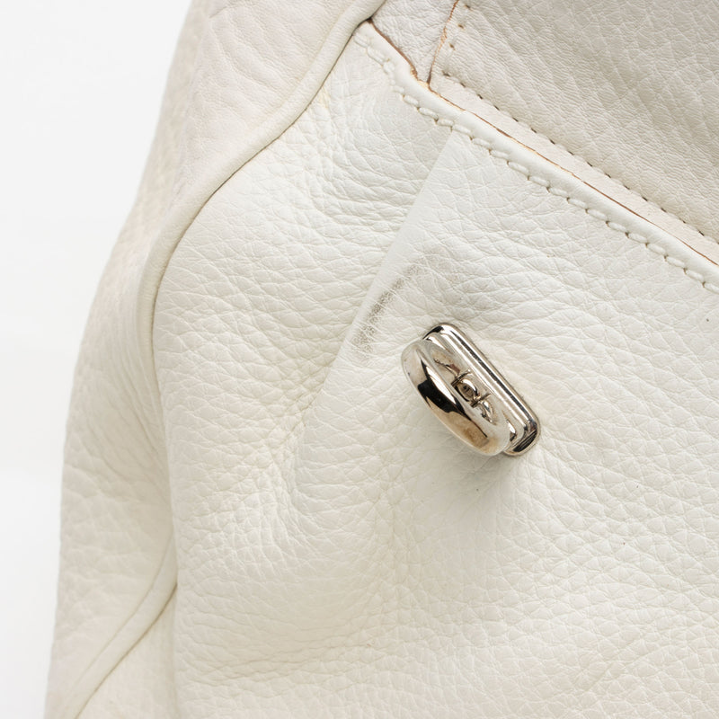 Salvatore Ferragamo Leather Gancini Double Pocket Shoulder Bag (SHF-m2Qqnd)