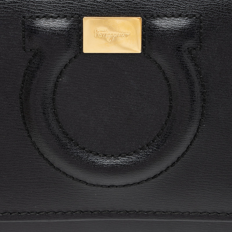 Salvatore Ferragamo Leather Gancini Wallet on Chain Bag (SHF-KGhxzb)