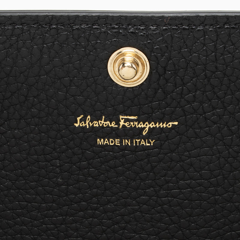 Salvatore Ferragamo Leather Gancini Wallet on Chain (SHF-YwO5H6)