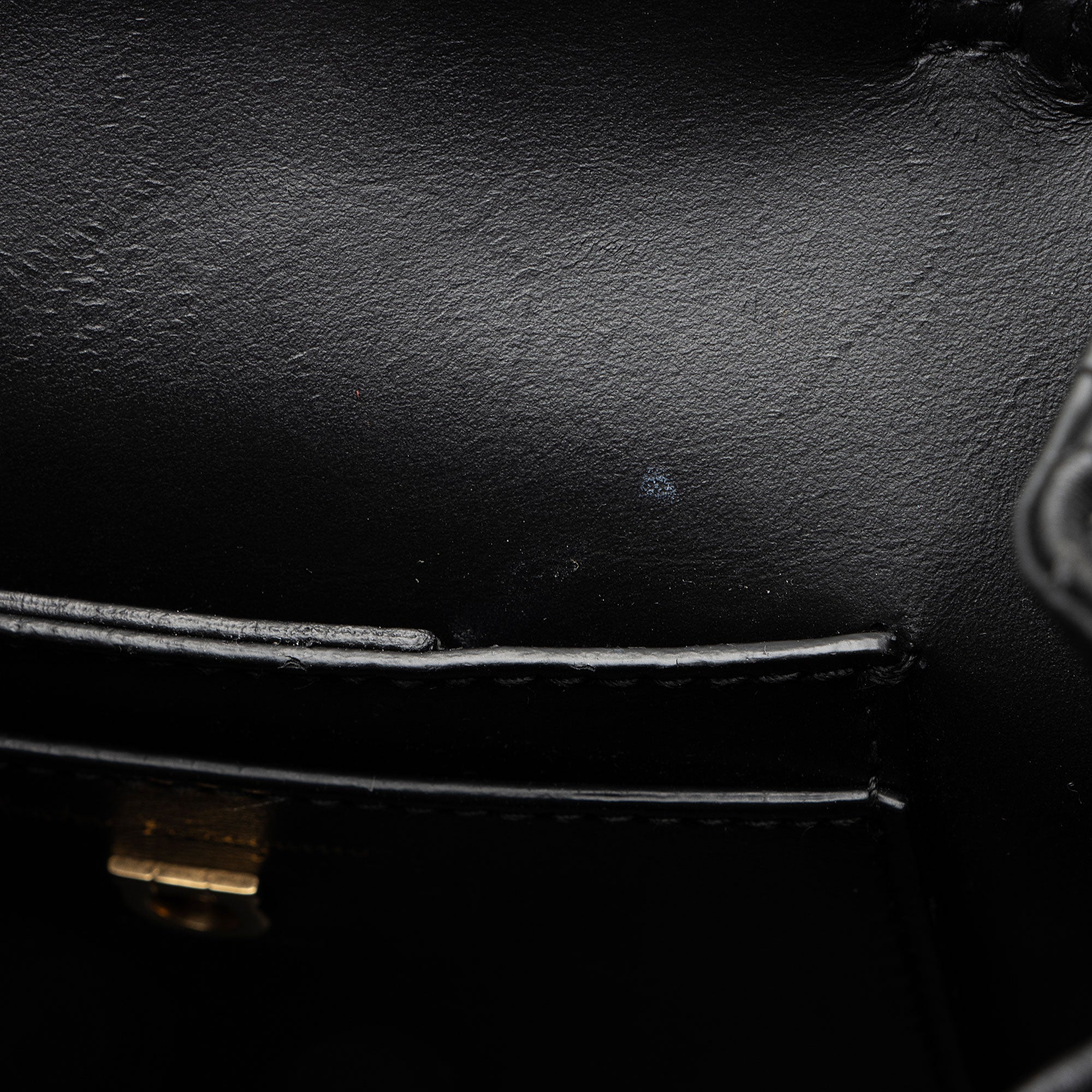 Salvatore Ferragamo Leather Gancio Chain Backpack (SHF-F2dnTU)