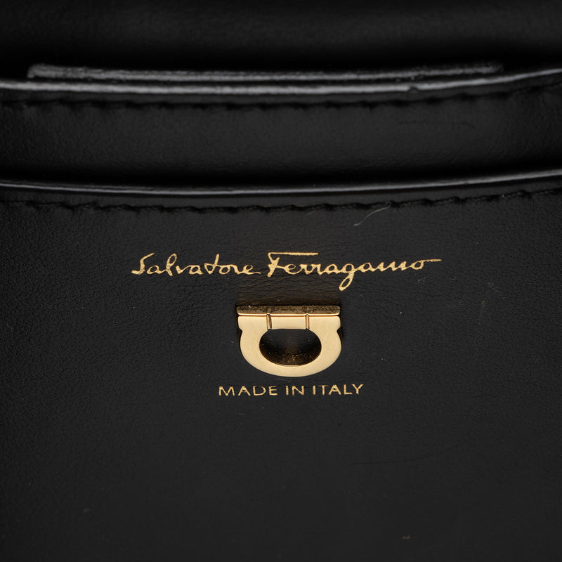 Salvatore Ferragamo Leather Gancio Chain Backpack (SHF-F2dnTU)