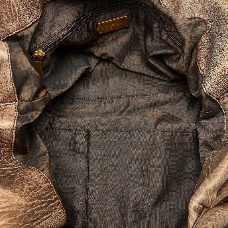 Salvatore Ferragamo Leather Shoulder Bag (SHG-Ro0tMr)