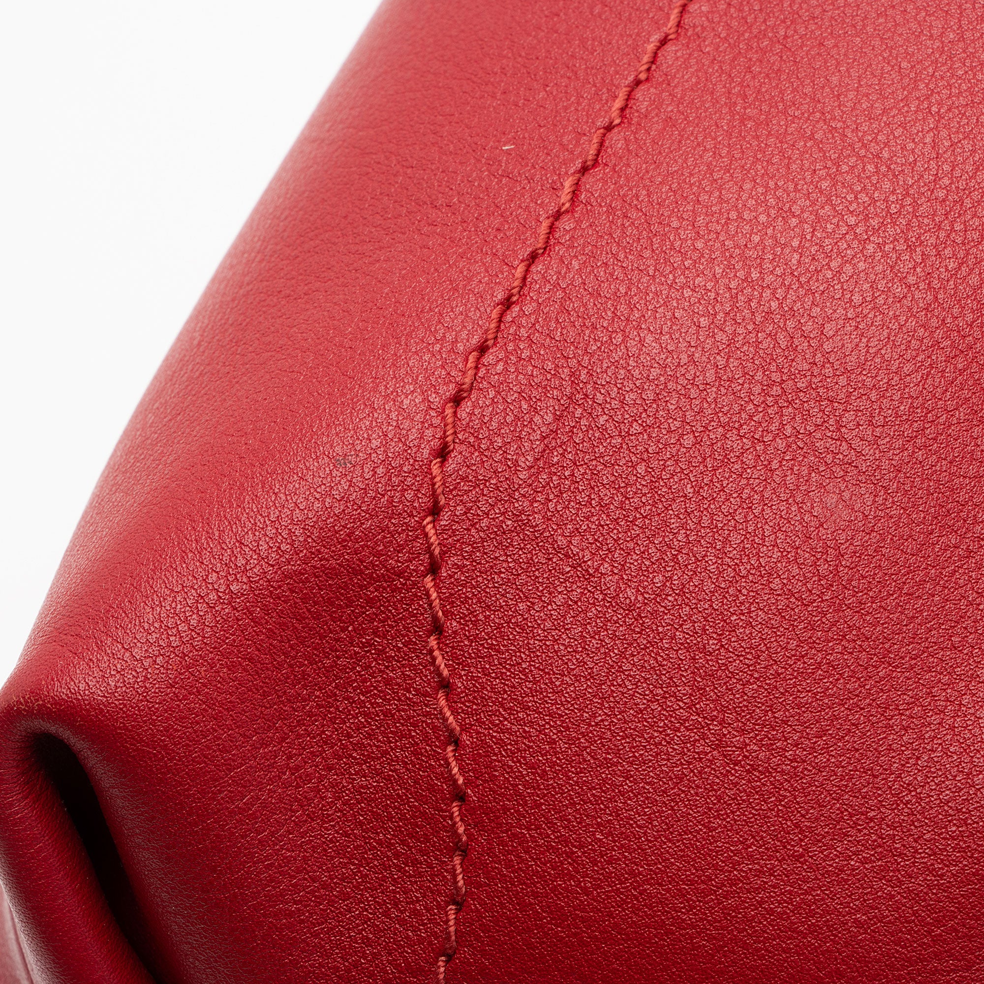 Salvatore Ferragamo Leather W Chain Shoulder Bag (SHF-gH3WOn)
