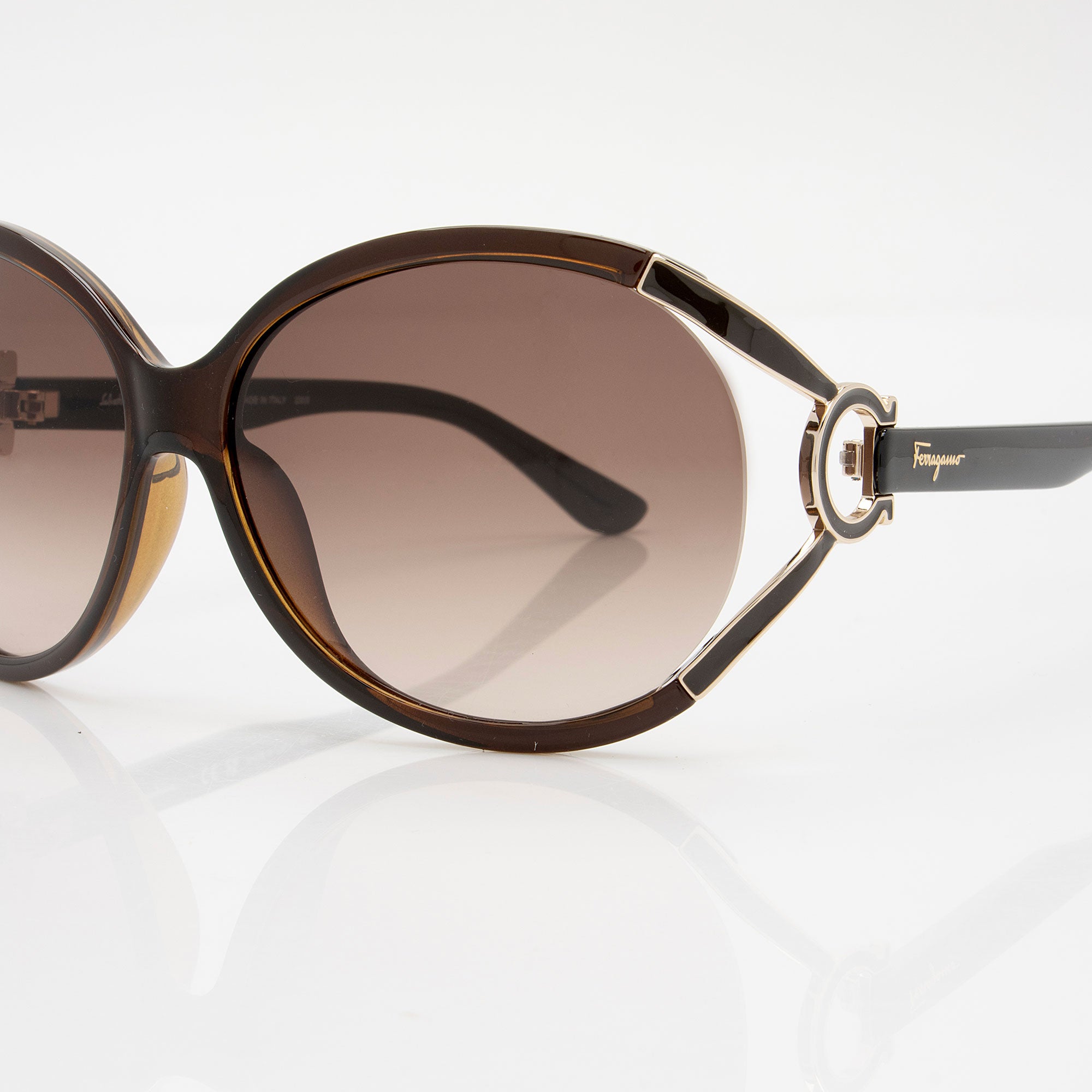 Salvatore Ferragamo Oversized Round Sunglasses (SHF-MU7Bjj)