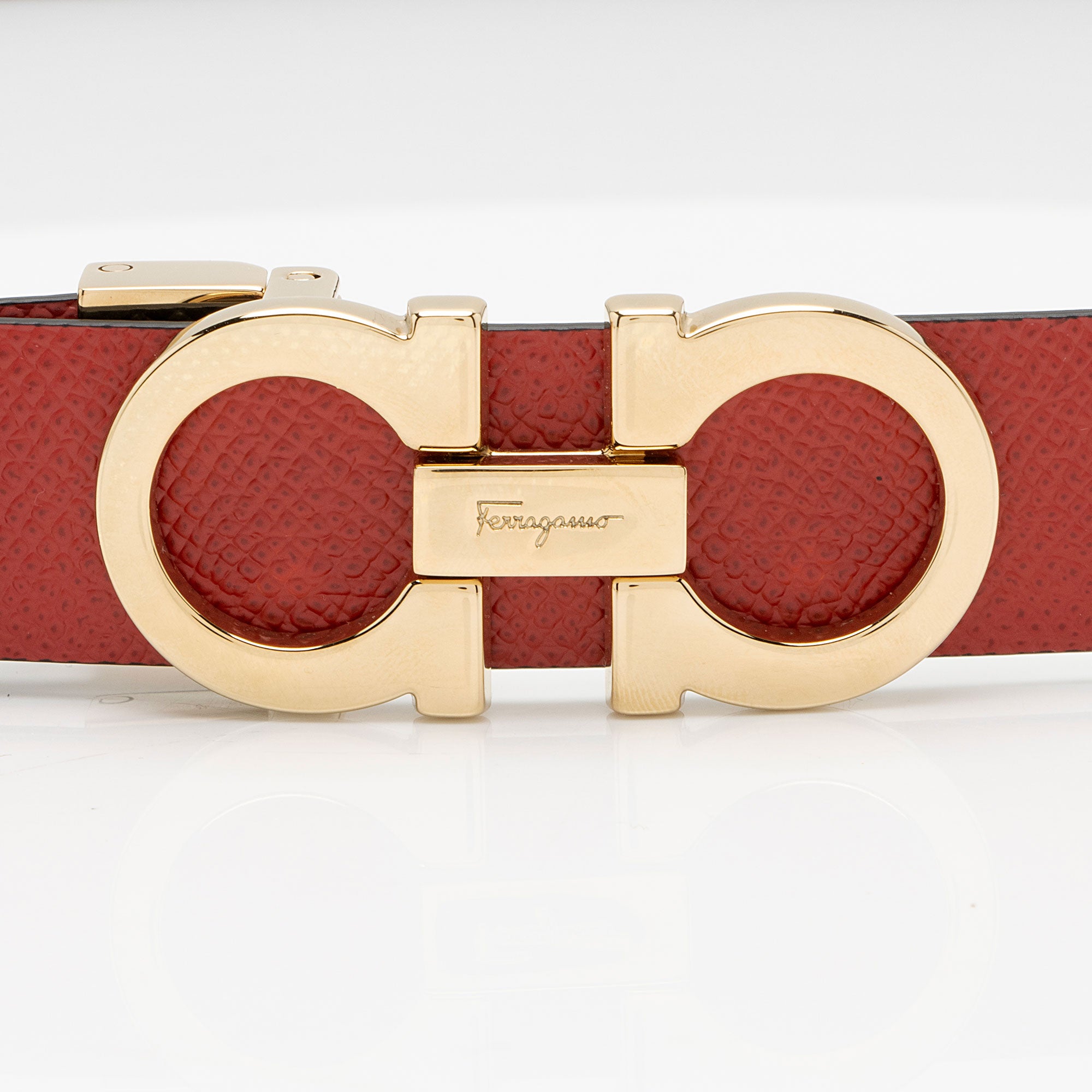 Salvatore Ferragamo Leather Reversible Gancini Belt - Size 40 / 100 (SHF-BSEnq8)