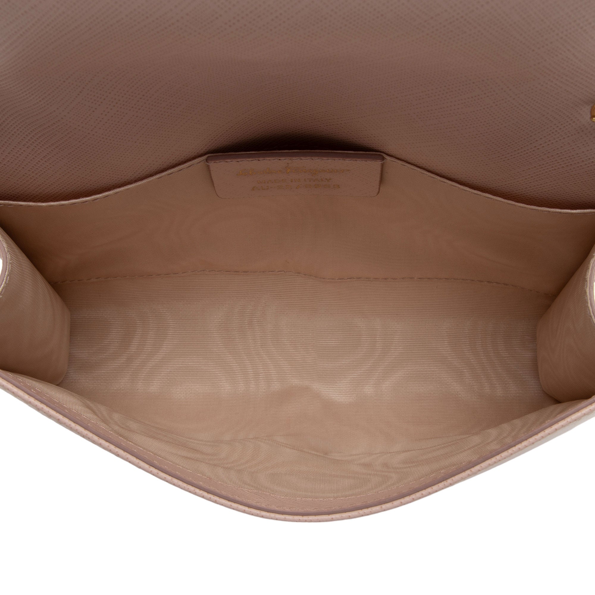 Salvatore Ferragamo Saffiano Miss Vara Mini Shoulder Bag (SHF-hCPEYM)
