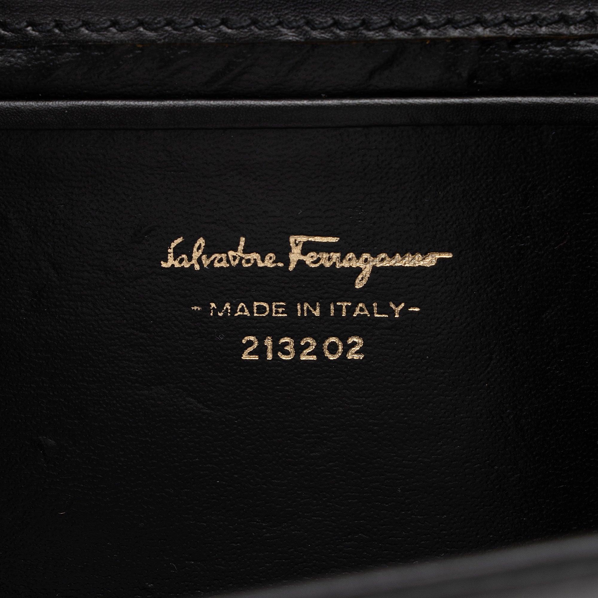 Salvatore Ferragamo Saffiano Miss Vera Mini Bag (SHF-OrxEVw)