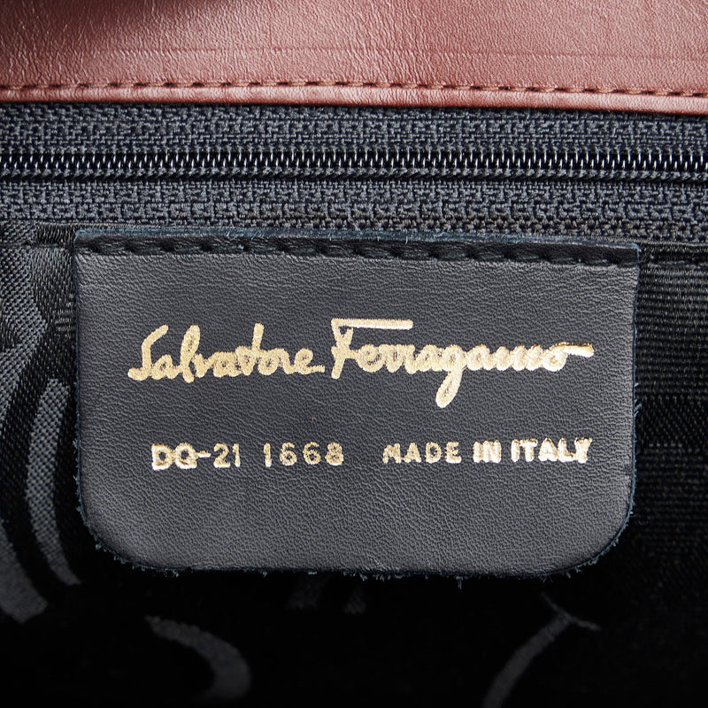 Salvatore Ferragamo Studded Leather Satchel (SHG-Hfoj2t)