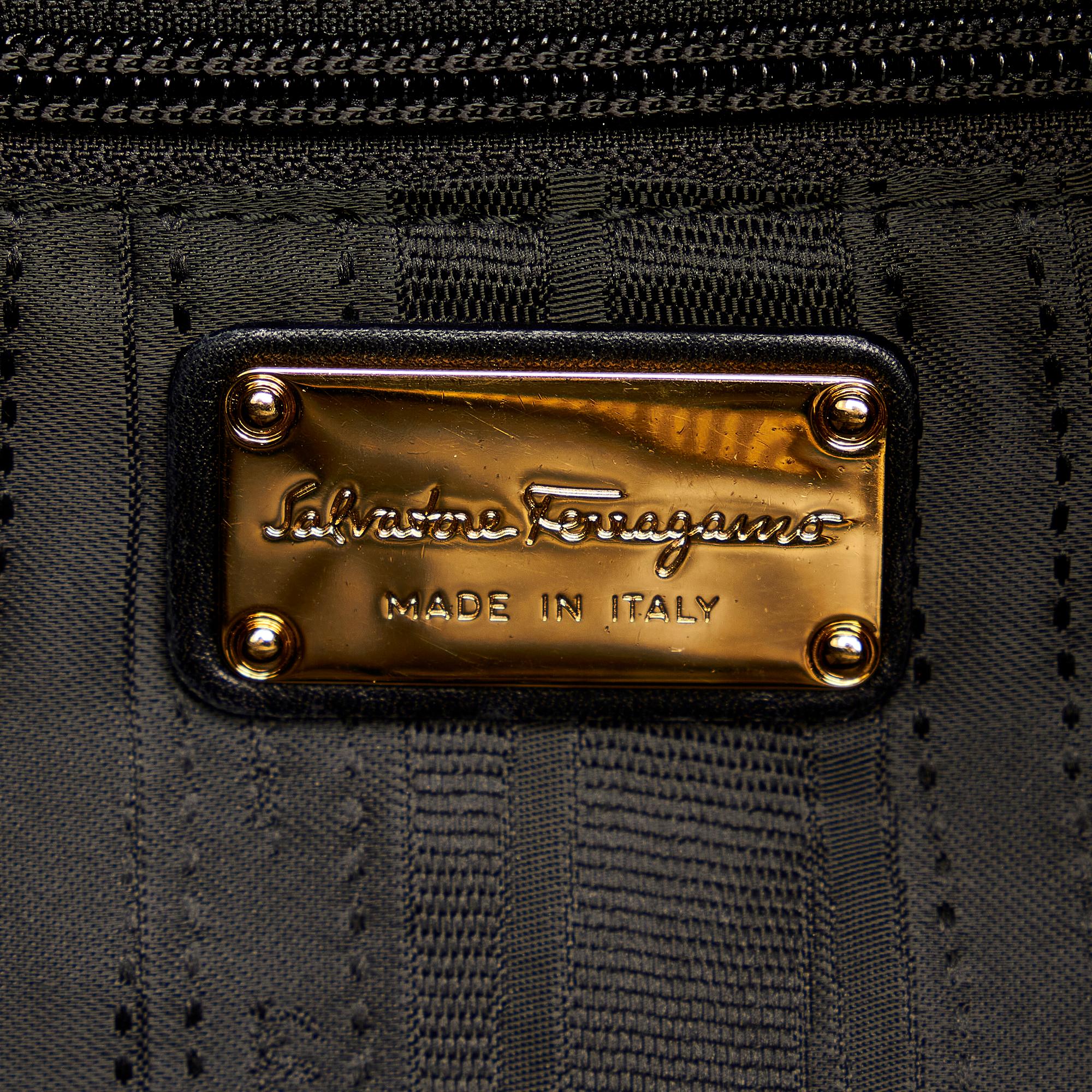 Salvatore Ferragamo Vara Nylon Shoulder Bag (SHG-37241)