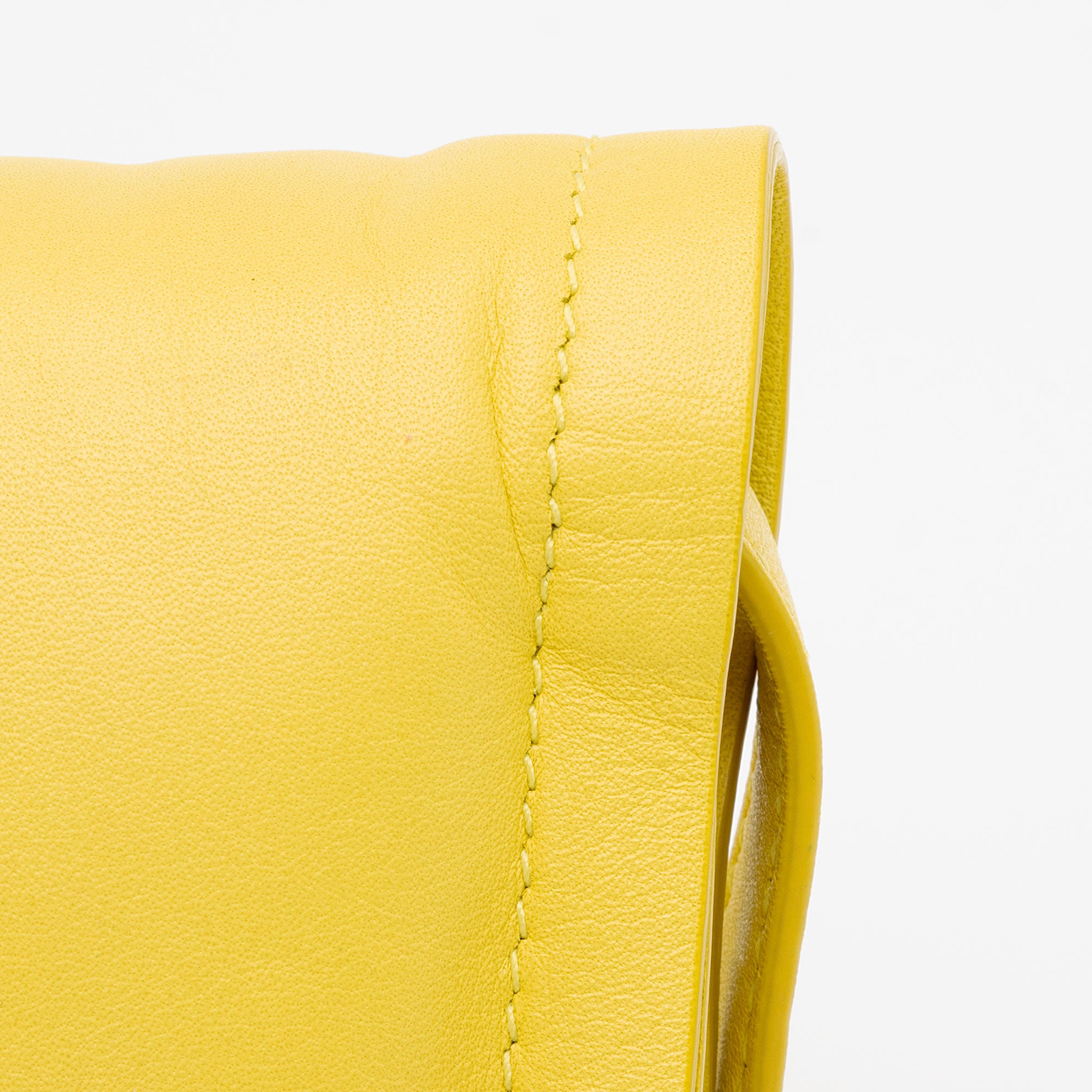 Salvatore Ferrragamo Leather Viva Bow Mini Bag (SHF-l2fqvf)