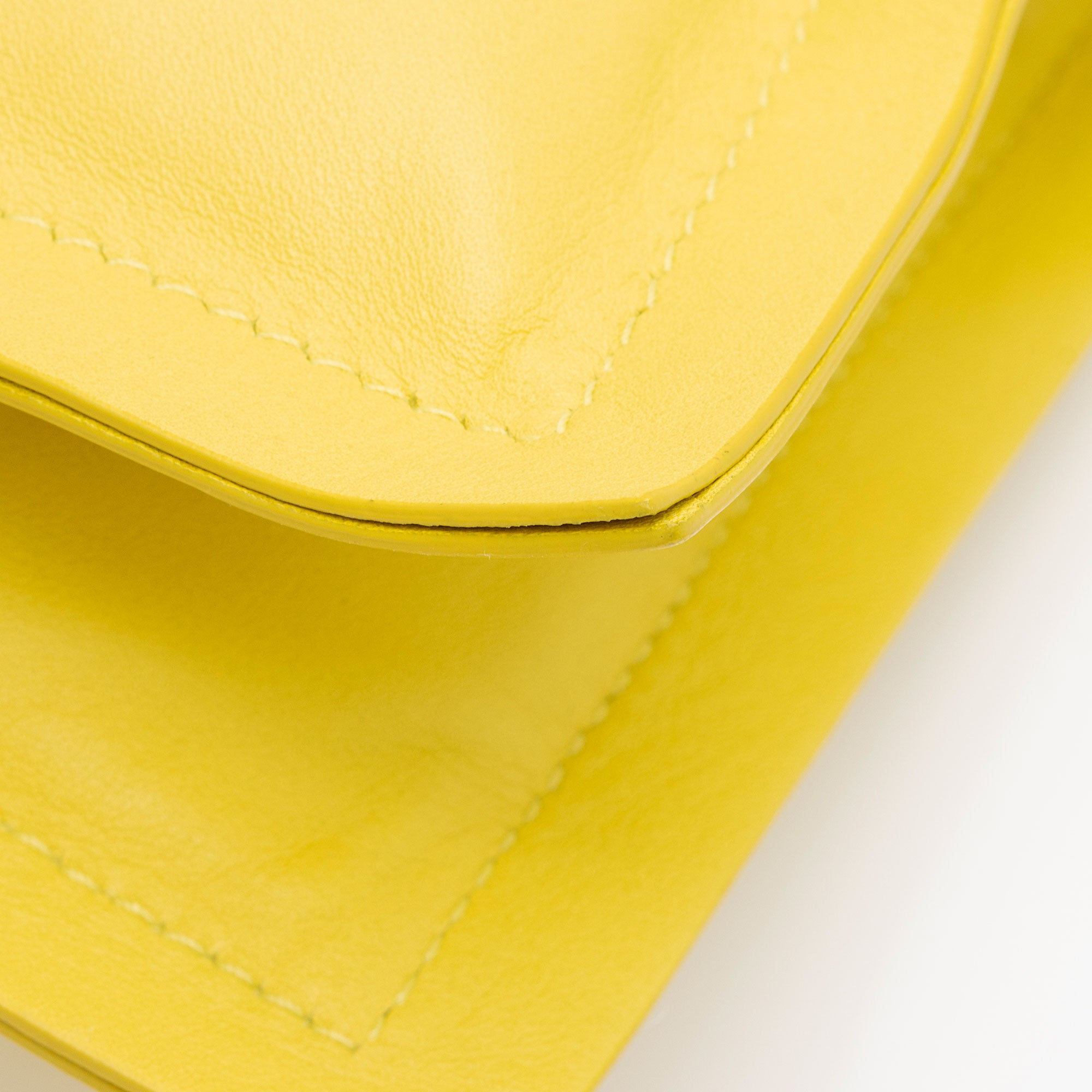 Salvatore Ferrragamo Leather Viva Bow Mini Bag (SHF-l2fqvf)