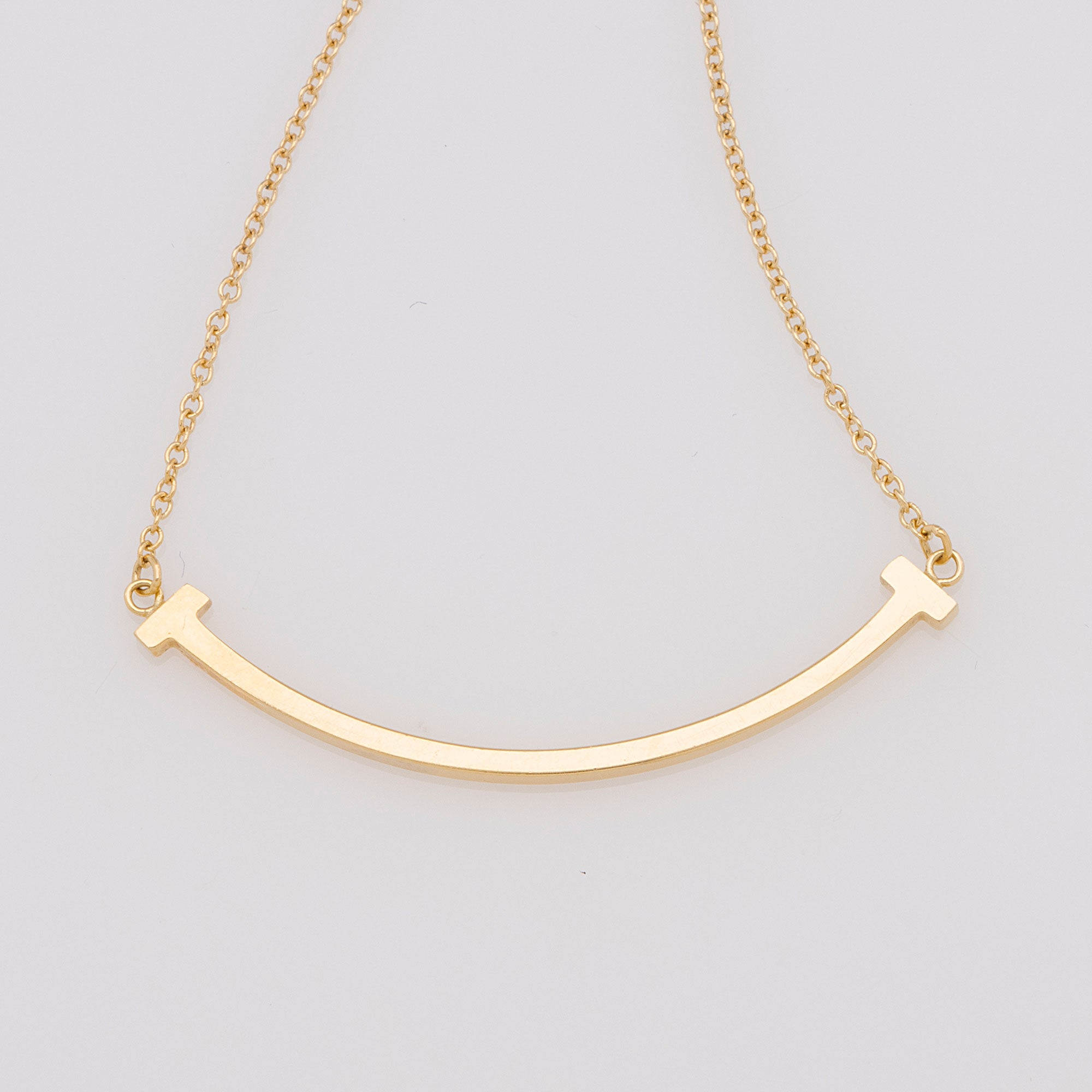 Tiffany & Co. 18k Gold T Smile Small Necklace (SHF-bEs472)