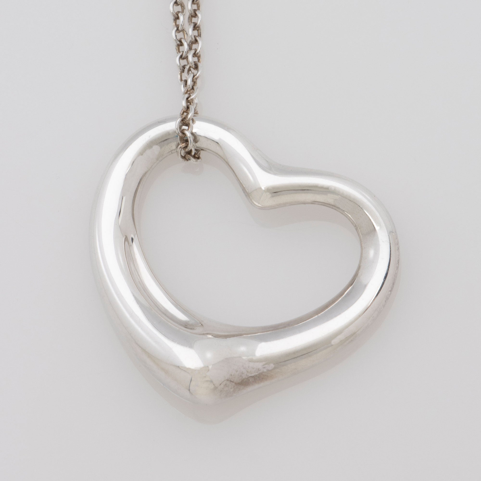 Tiffany & Co. Elsa Peretti Sterling Silver Open Heart Medium Necklace (SHF-qTnUjK)